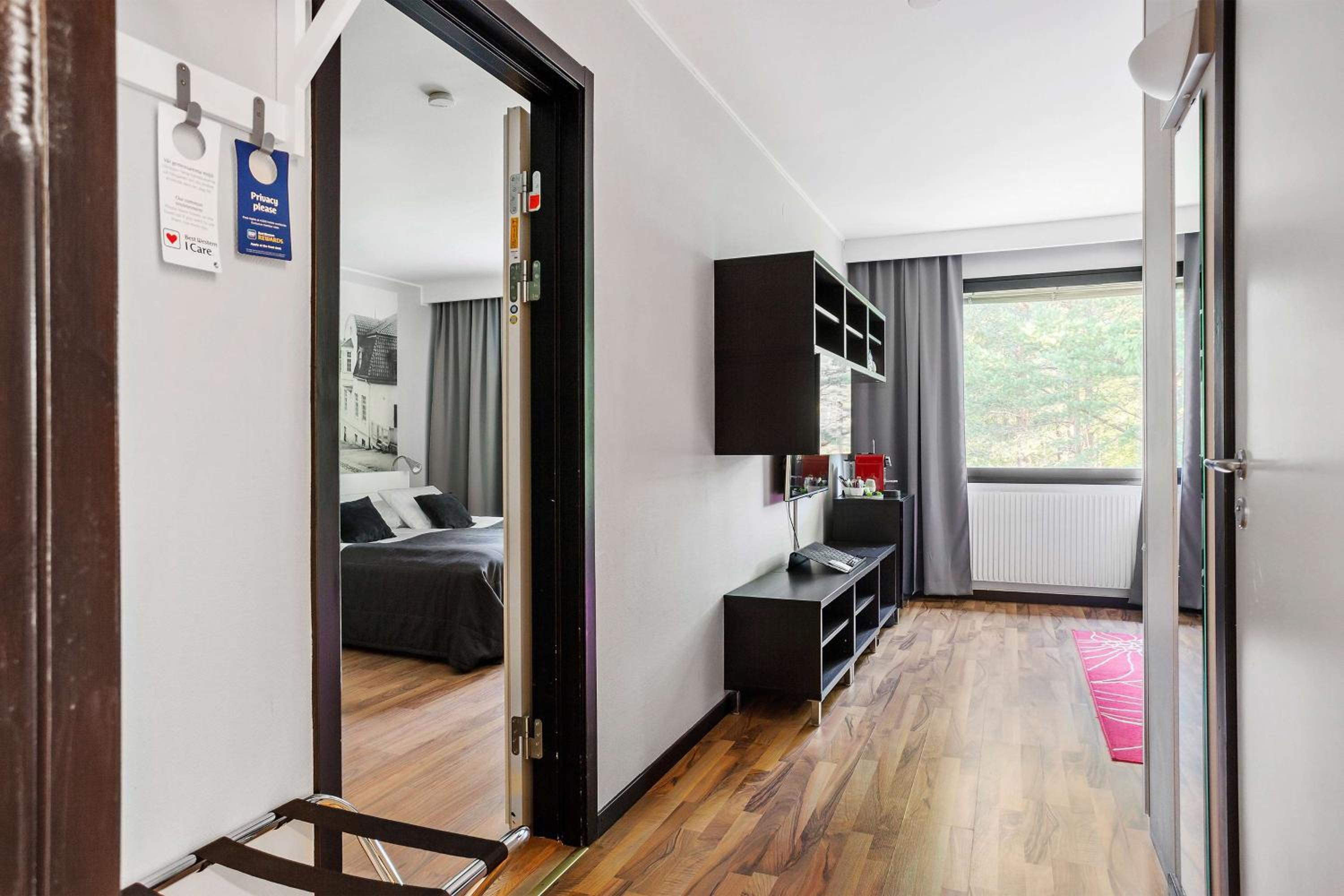 King Suite with Sofa Bed - Photo 12