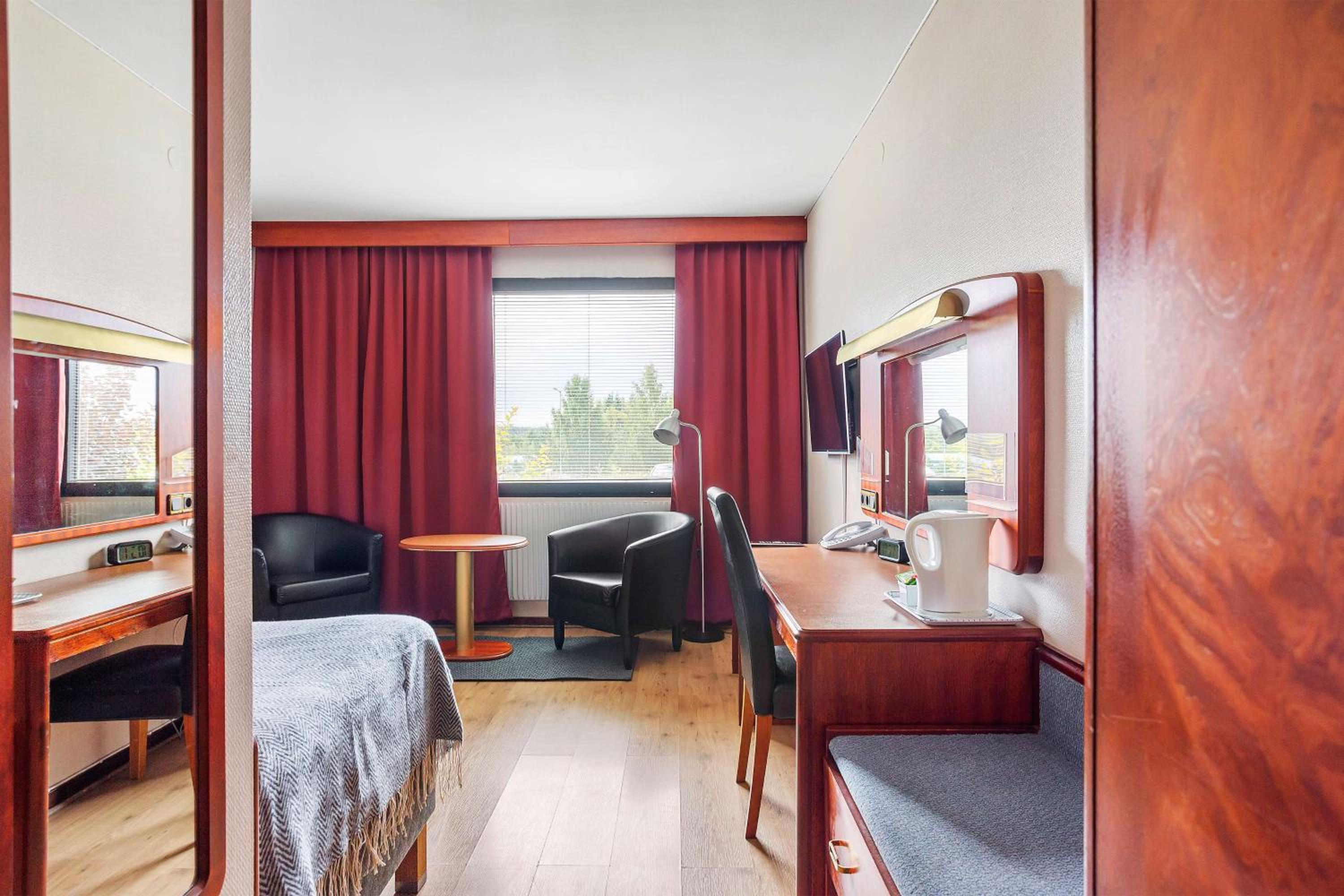 Standard Single Room - Photo 4