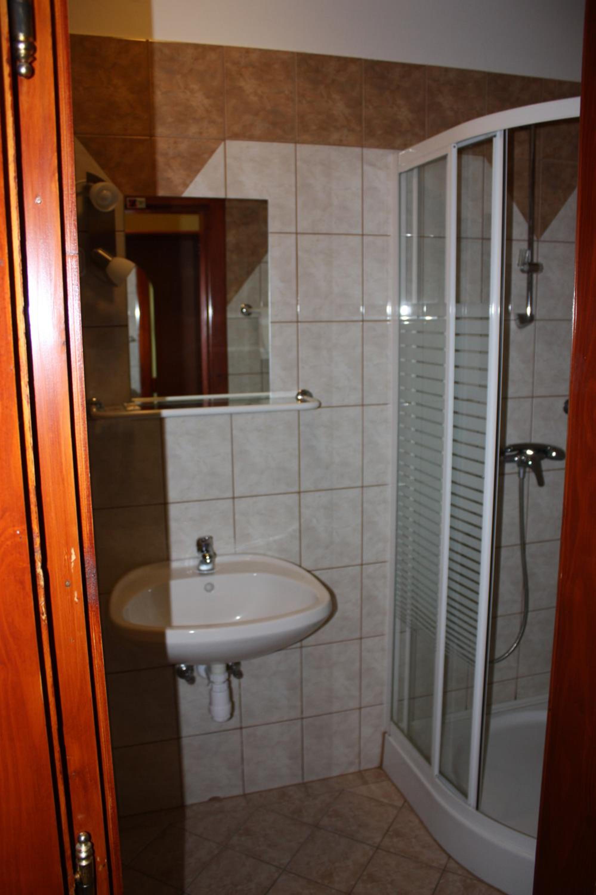 Single Room with Bath photo 2