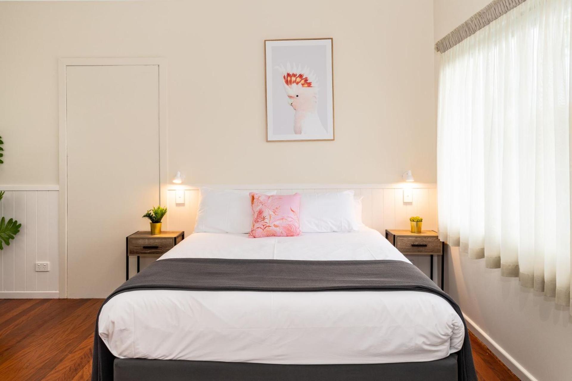 Deluxe Queen Room - Photo 14