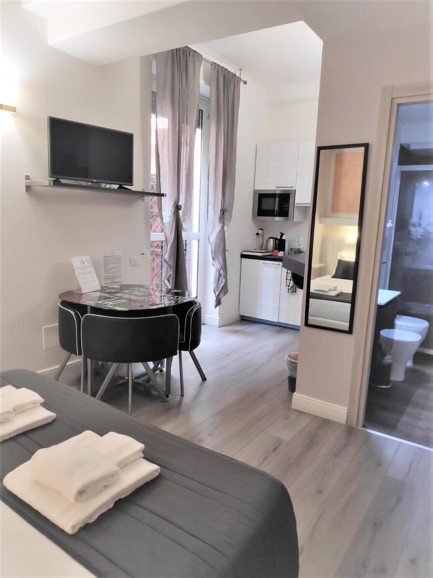 Double Room with Patio photo 2
