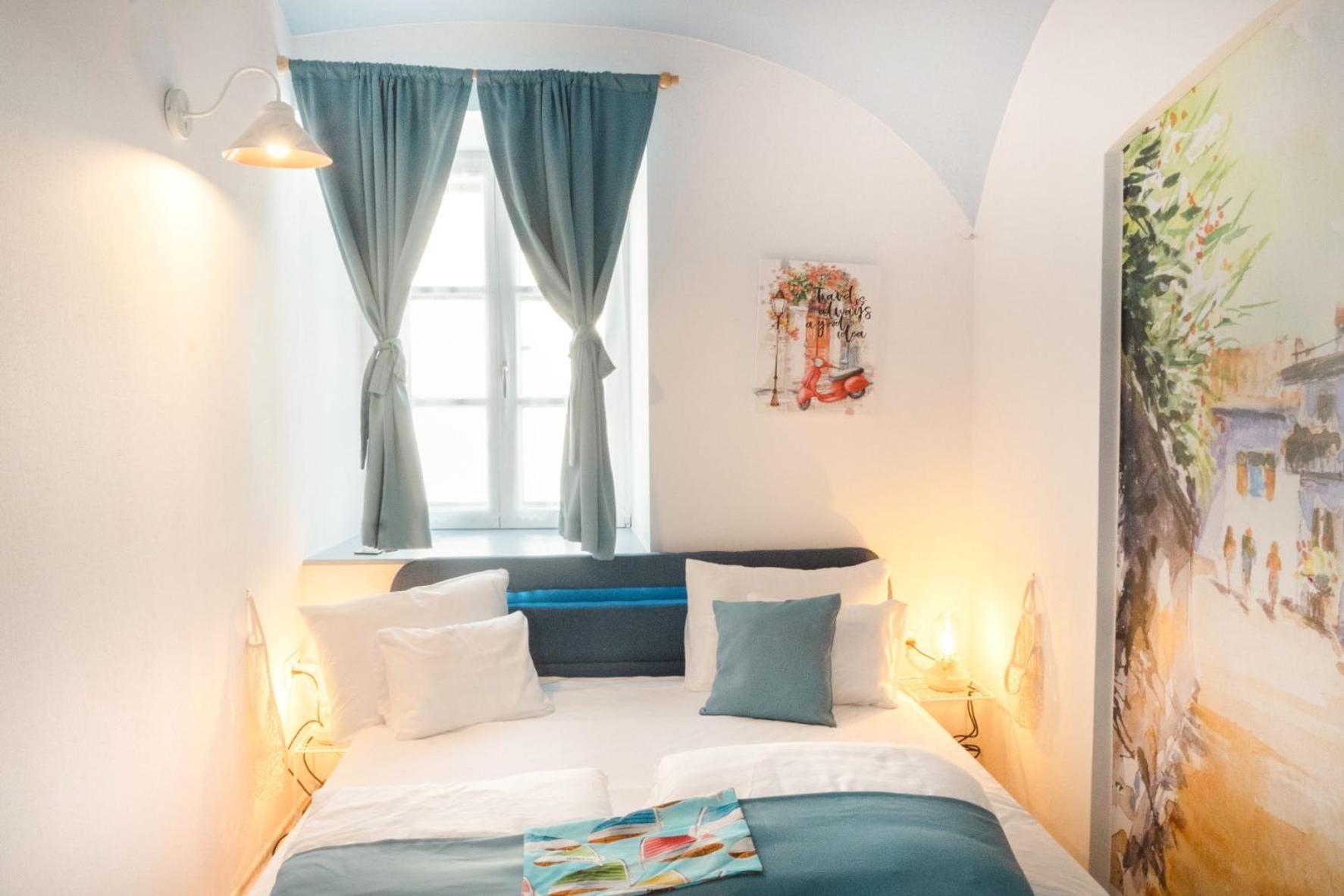 One-Bedroom Apartment - Photo 6