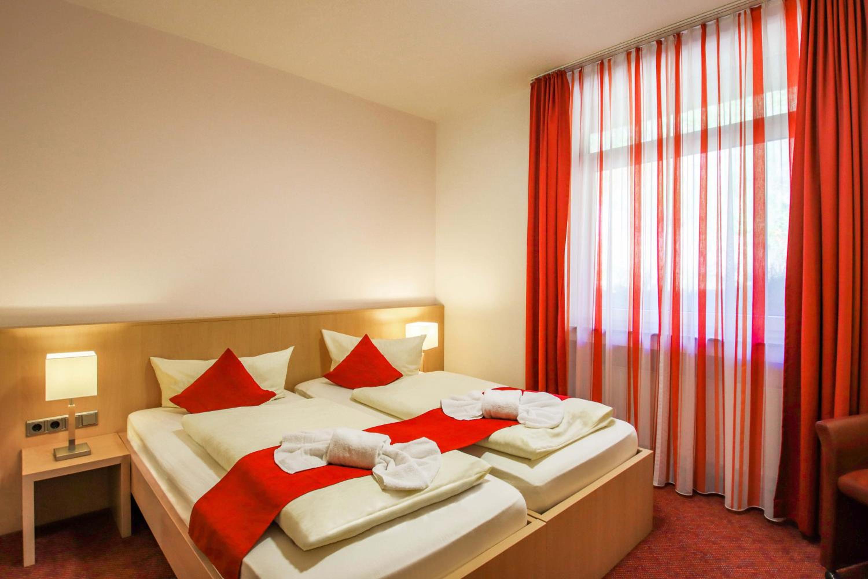 Standard Double Room - Photo 2