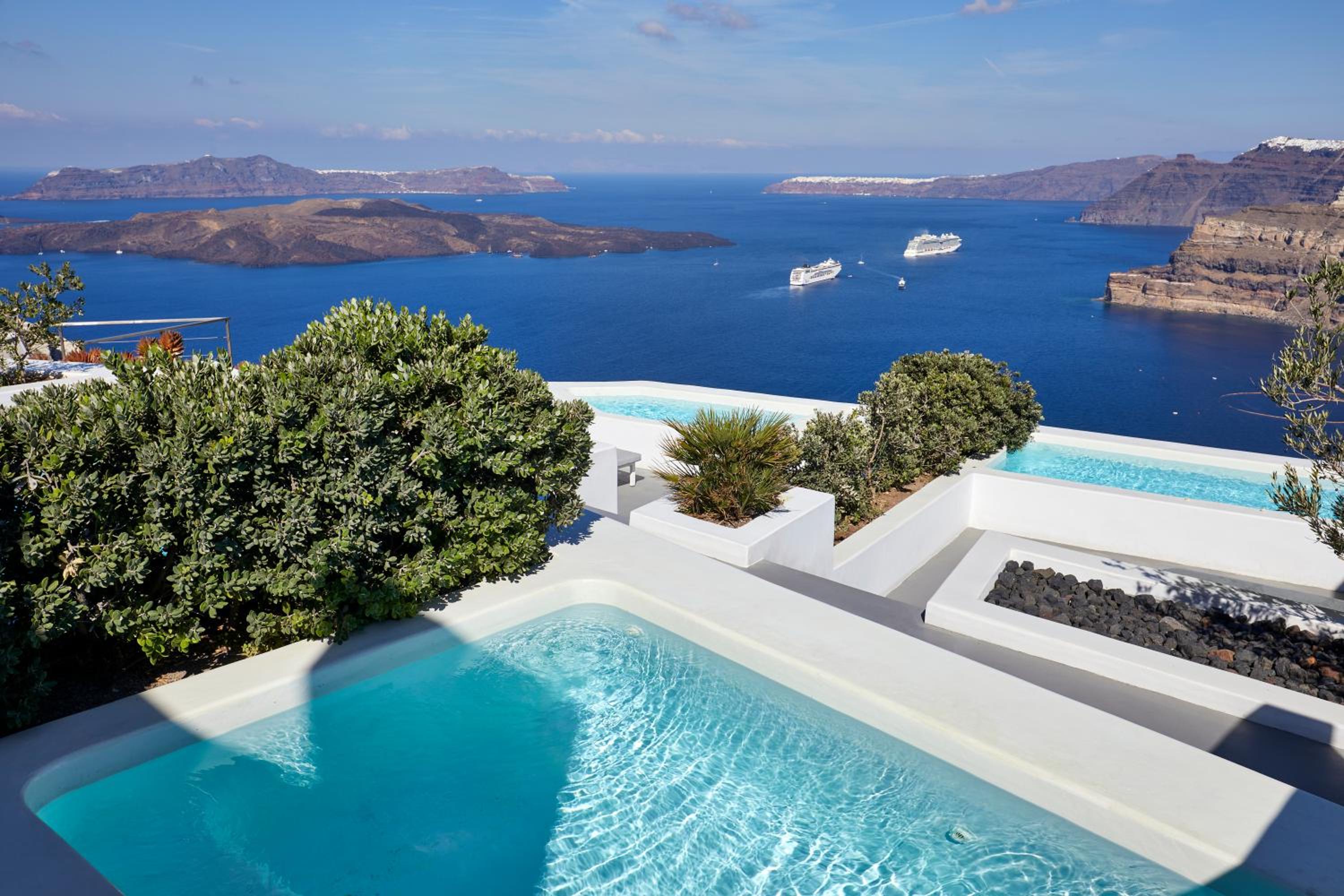 Yellow Suite with Heated Plunge Pool and Caldera View - Photo 13