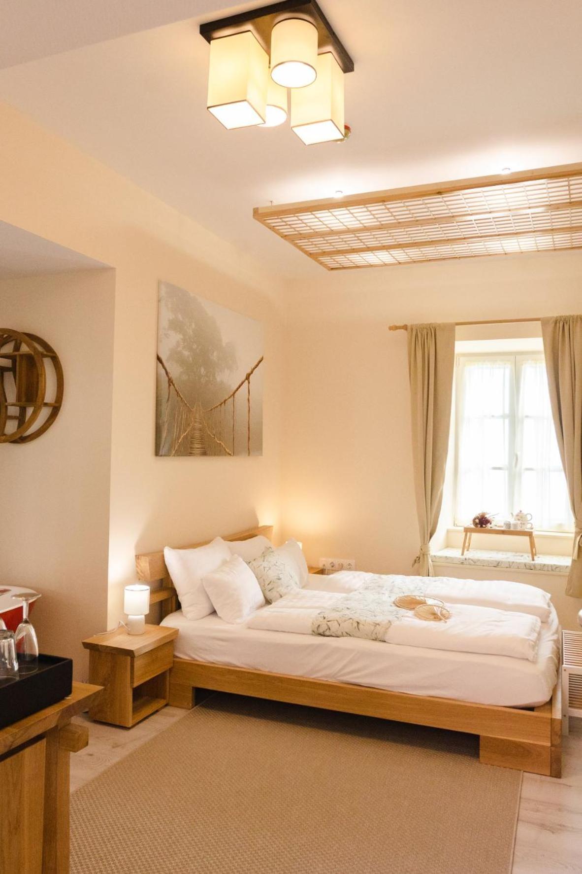 Deluxe Double Room with Bath - Photo 1