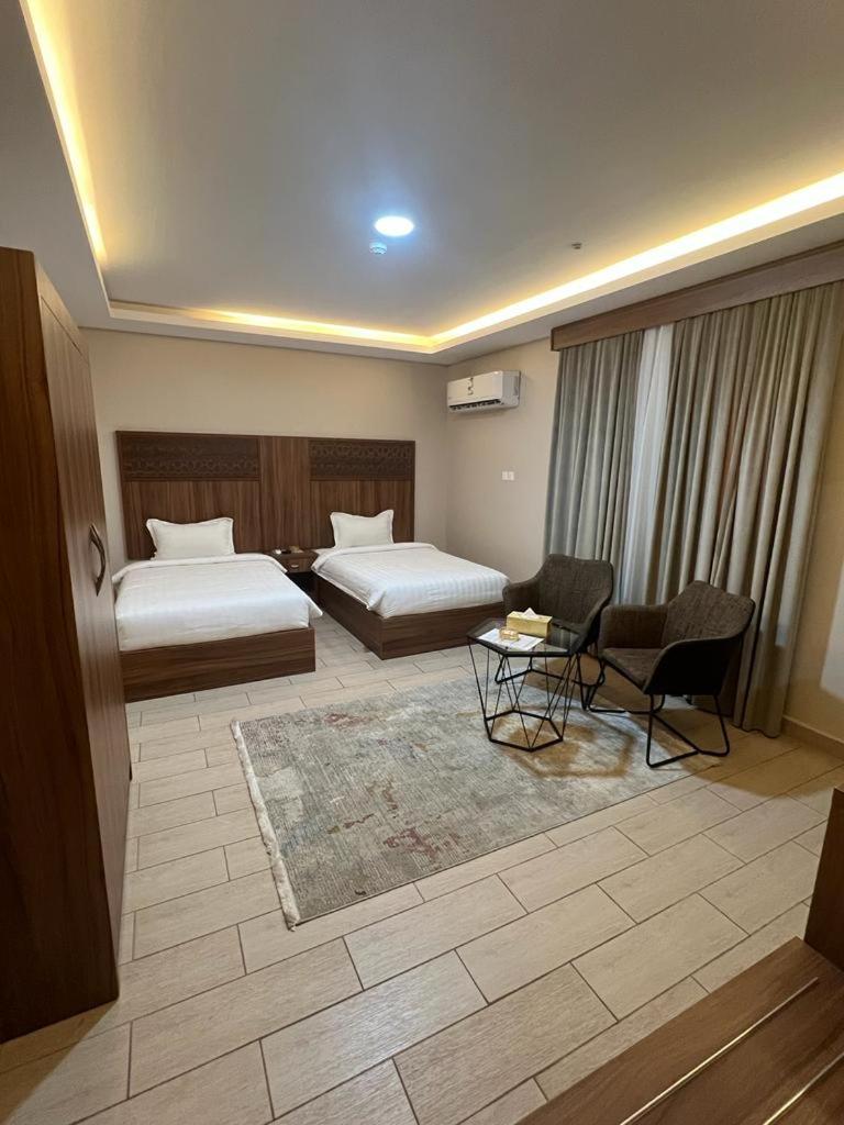 King Room with Two King Beds photo 1