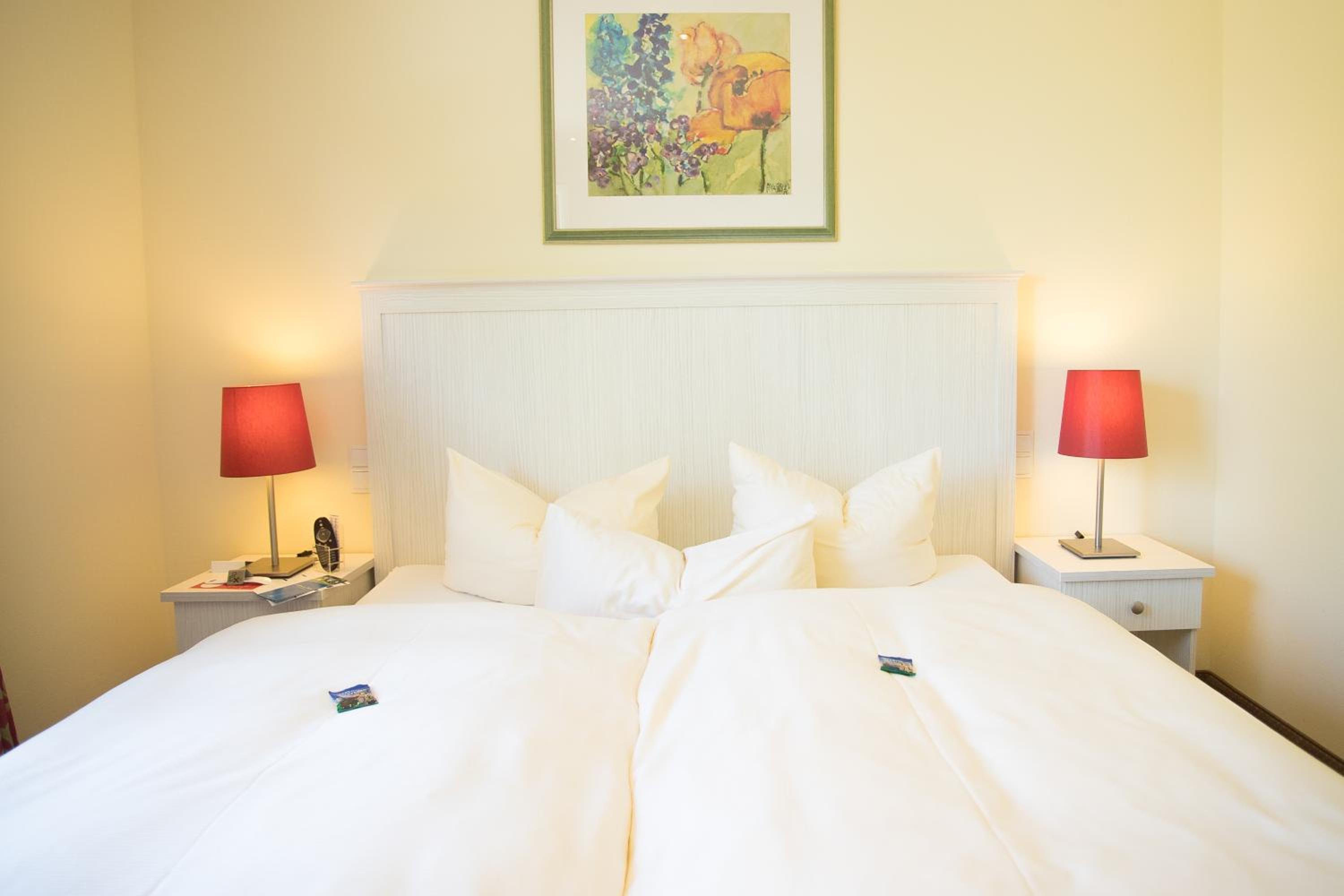 Double Room - Forest and Street Side photo 3