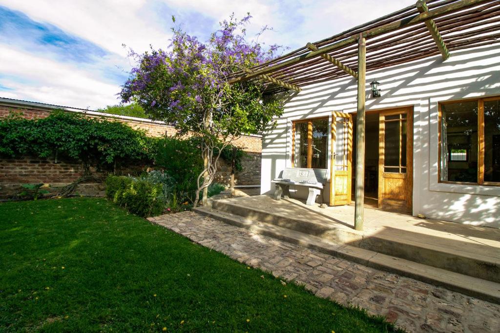 One-Bedroom House - Photo 2