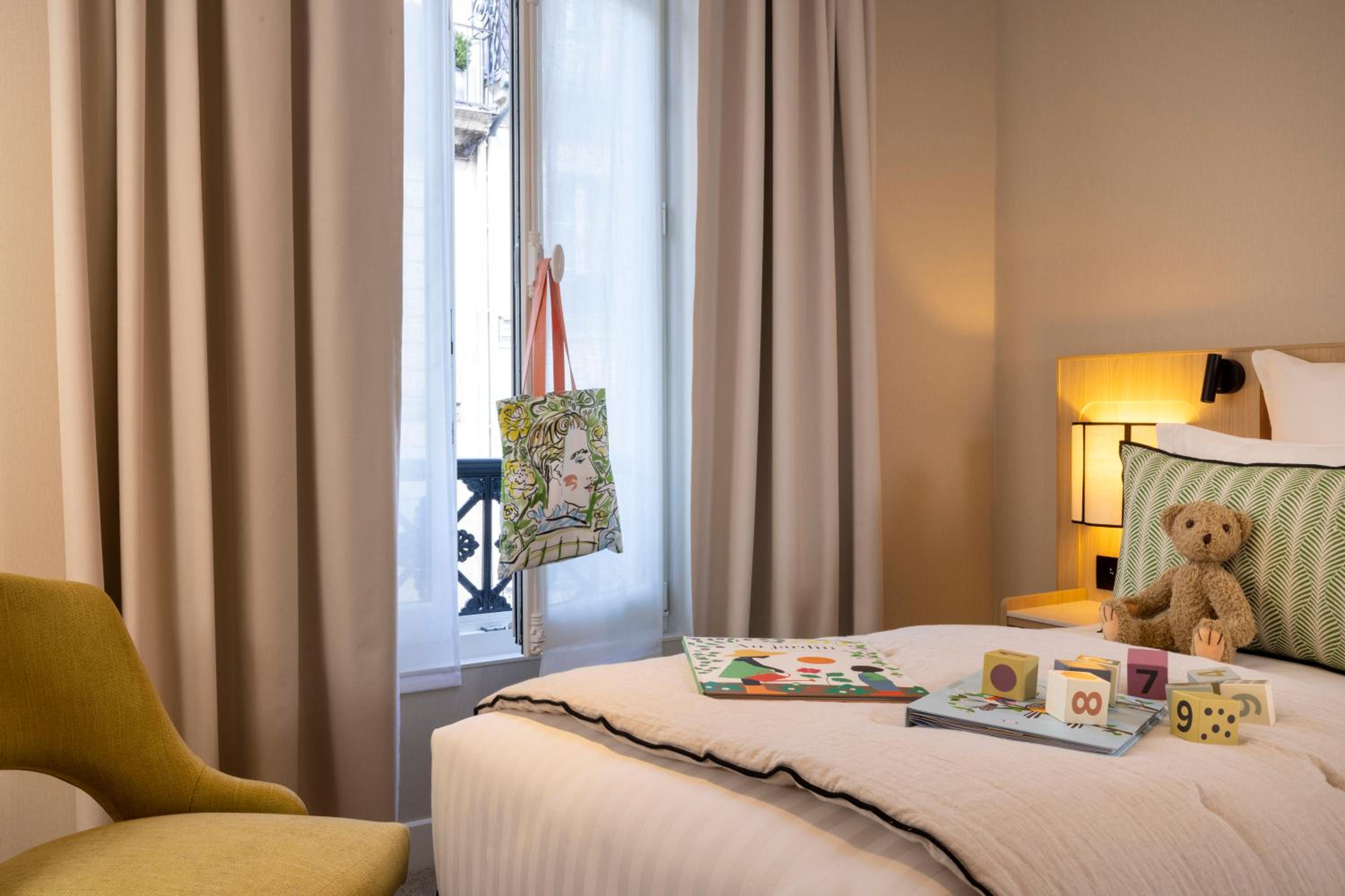 Superior Double or Twin Room photo 3