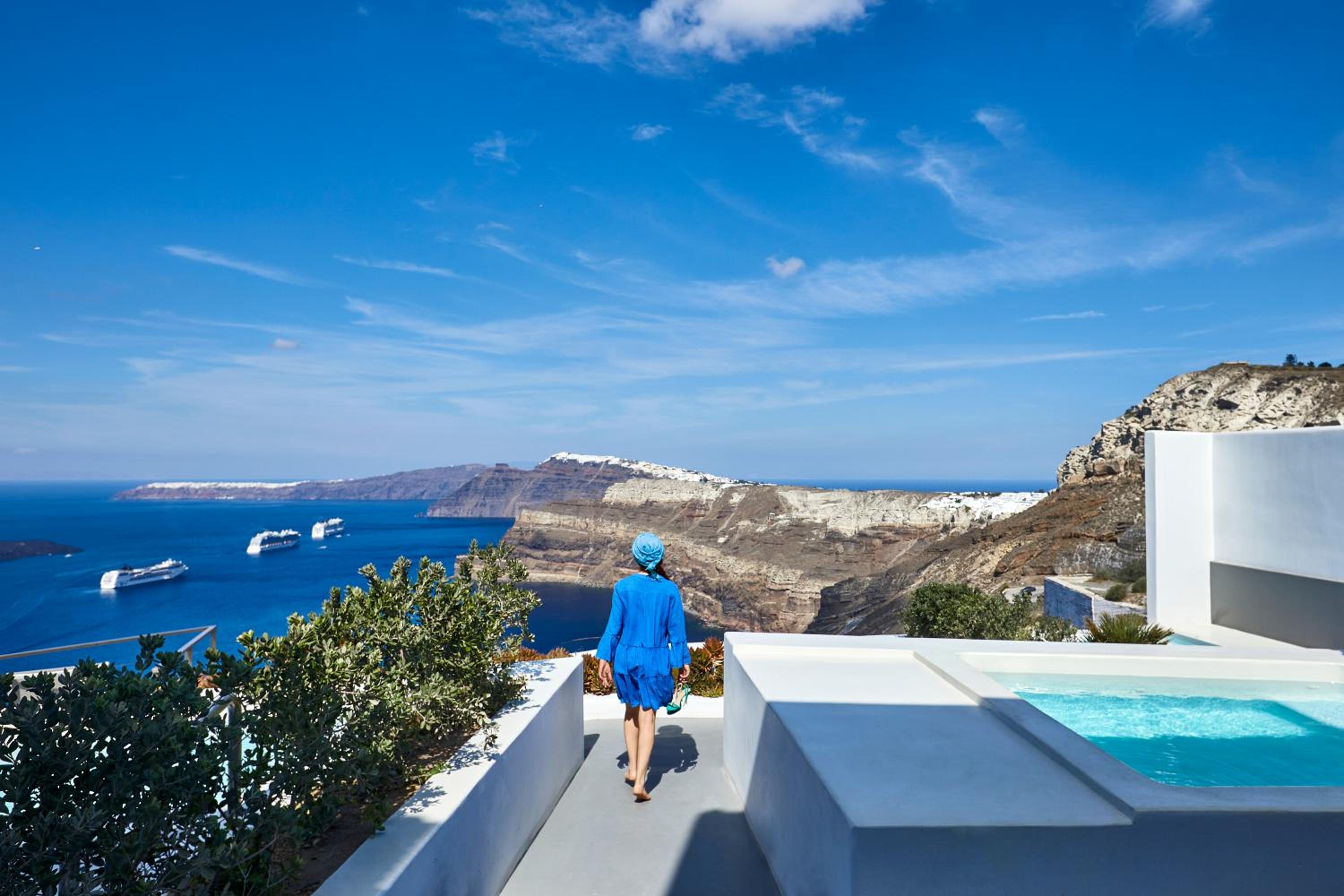 Infinity Suite with Heated Plunge Pool and Caldera View - Photo 13