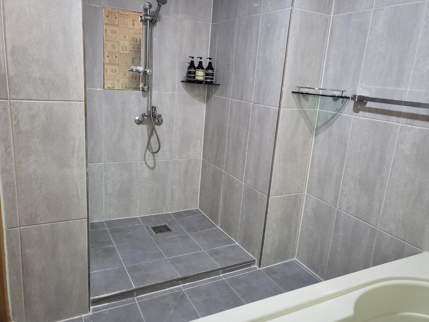 Double Room - Photo 5