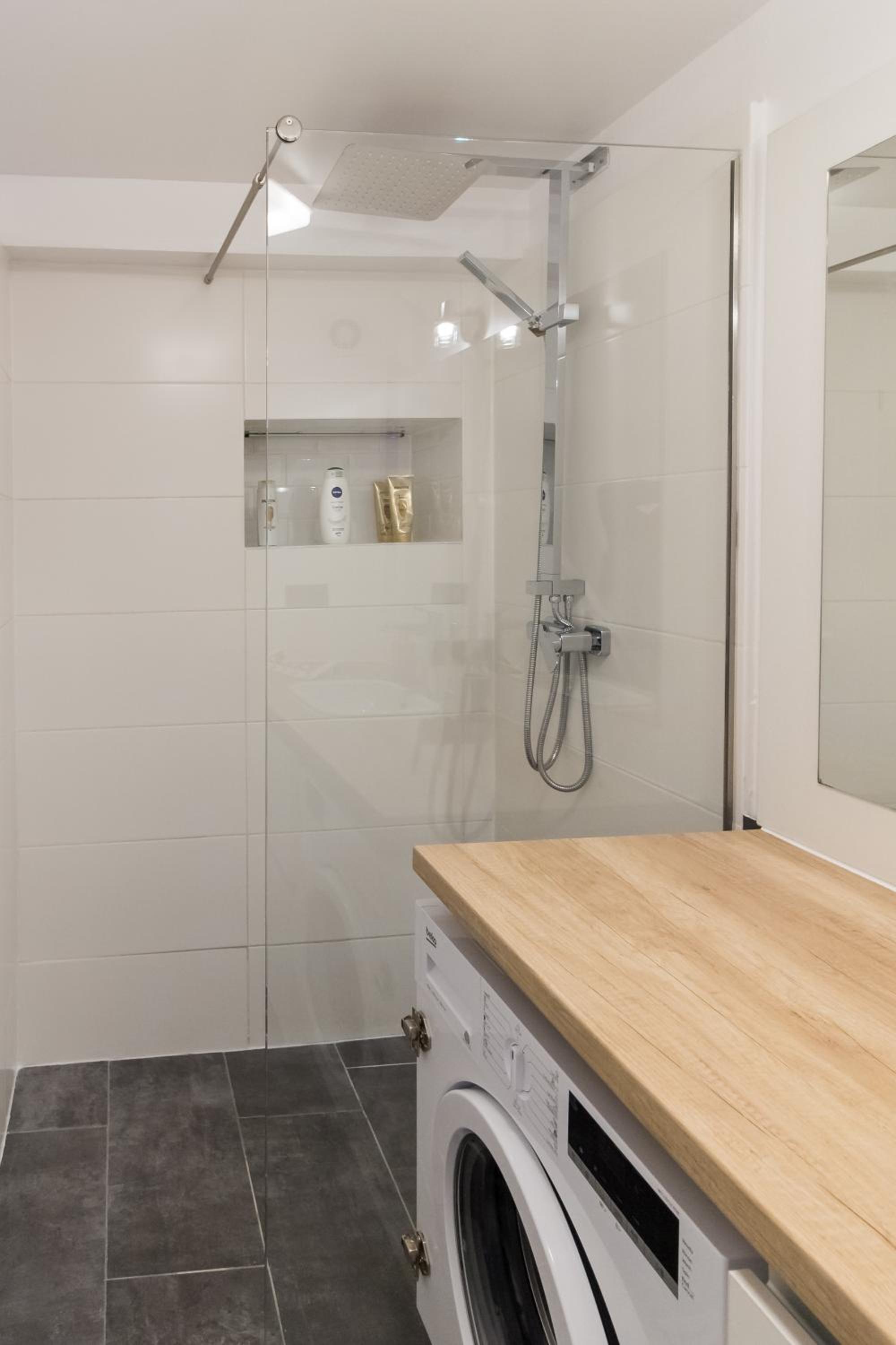Apartment - Ground Floor - Photo 2