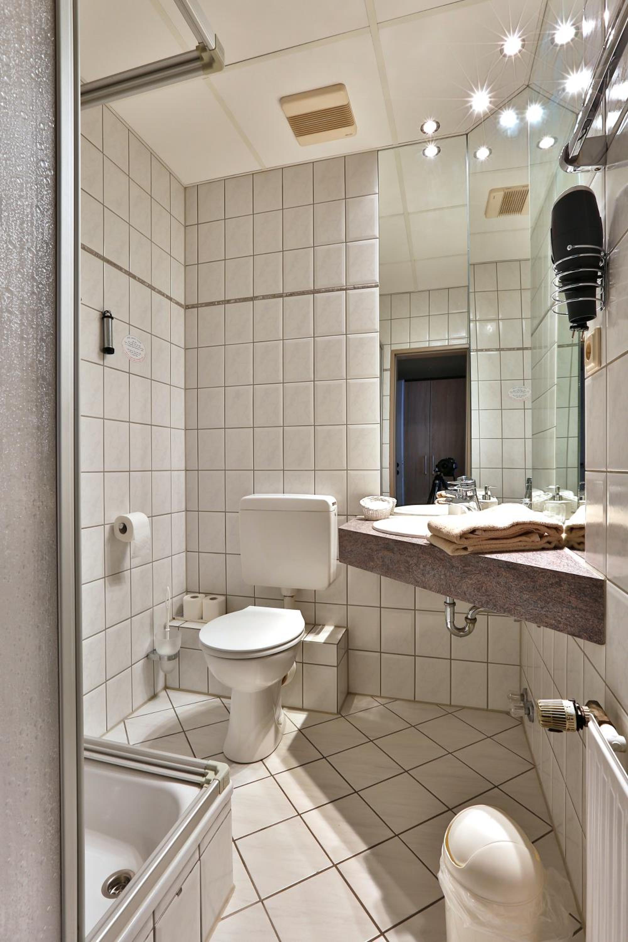 Standard Triple Room - Photo 4