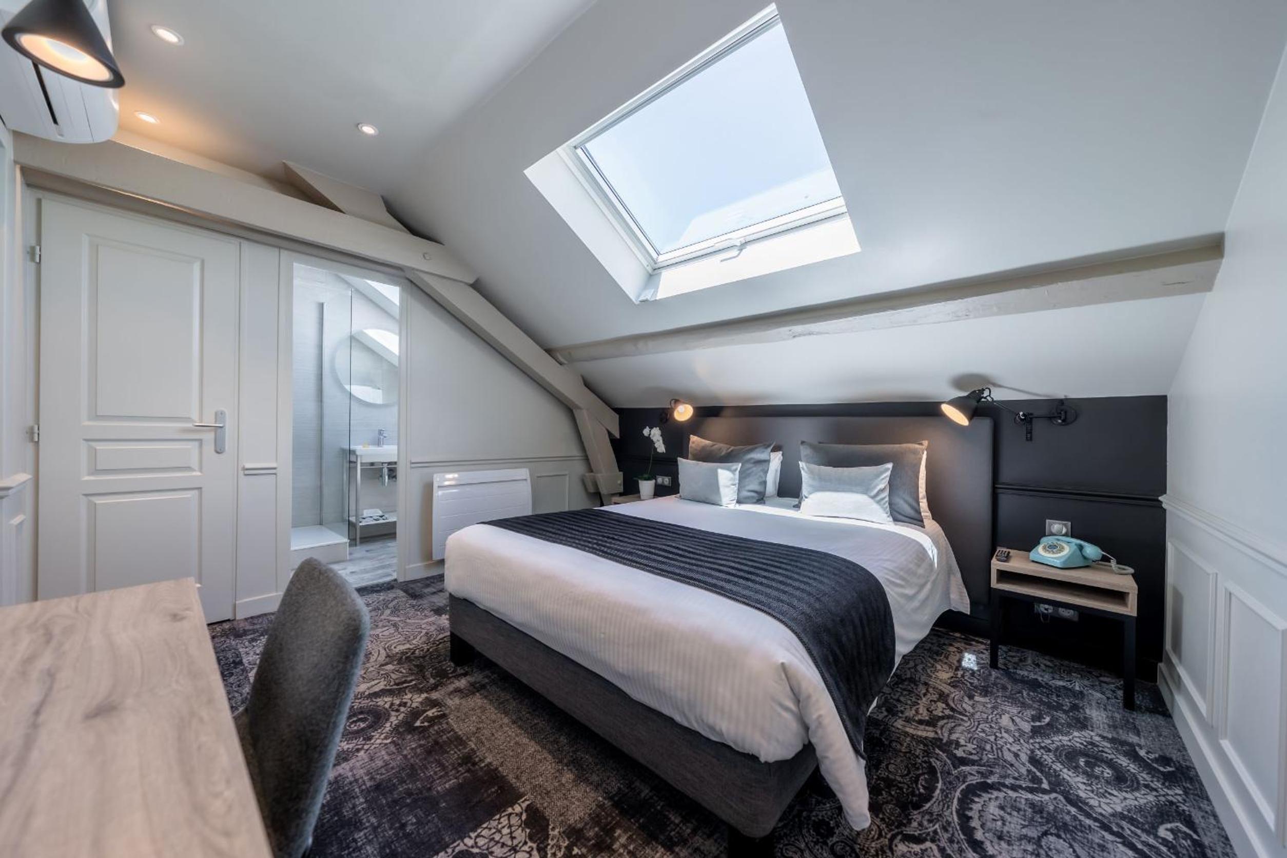 Standard Double or Twin Room - Photo 2