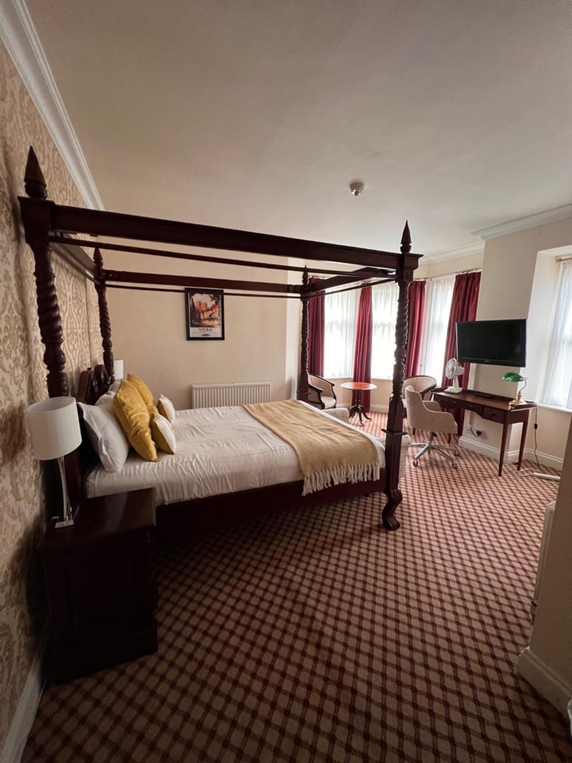 Four Poster Double Room - Photo 5