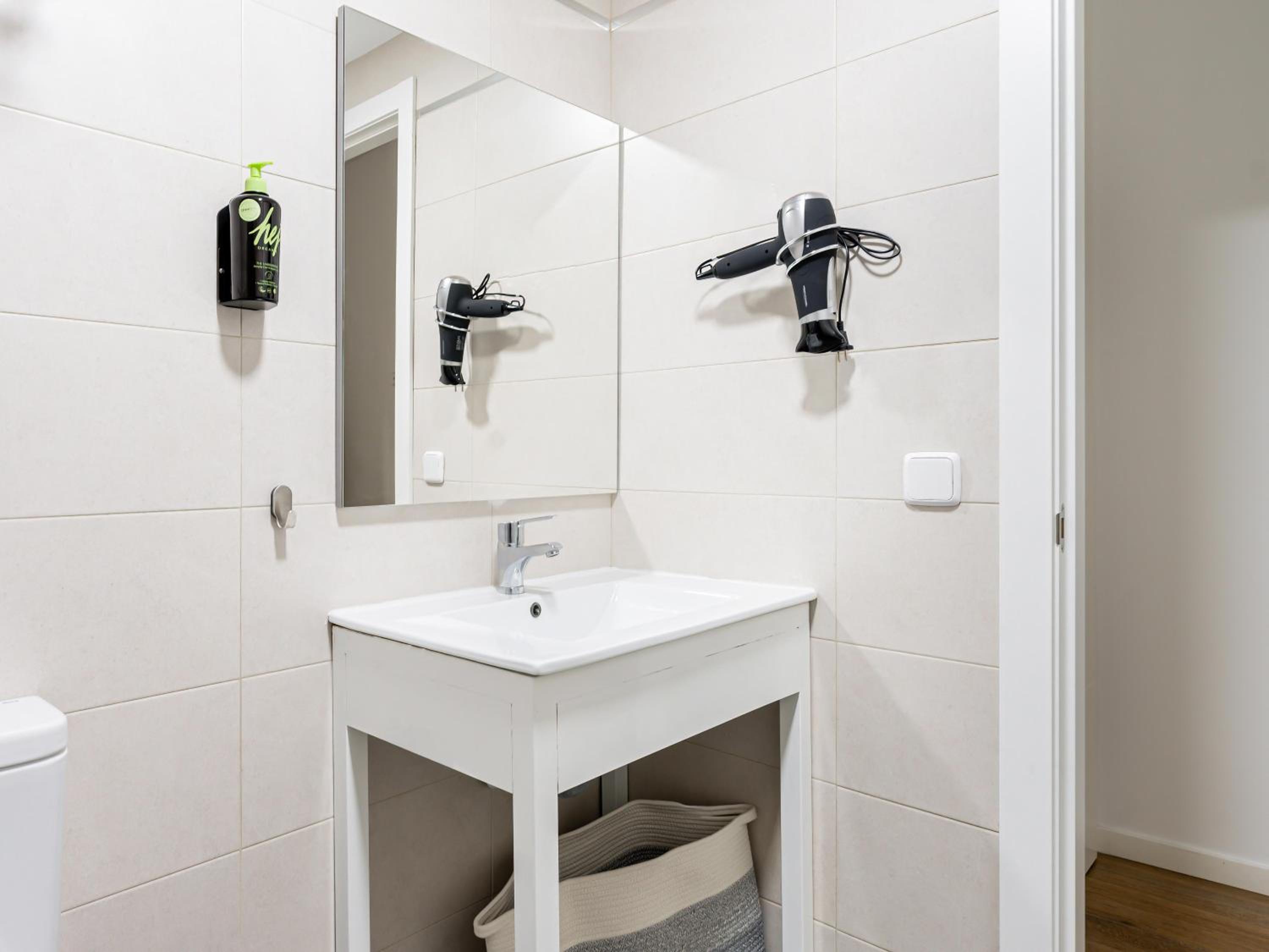 One-Bedroom Apartment - Photo 6