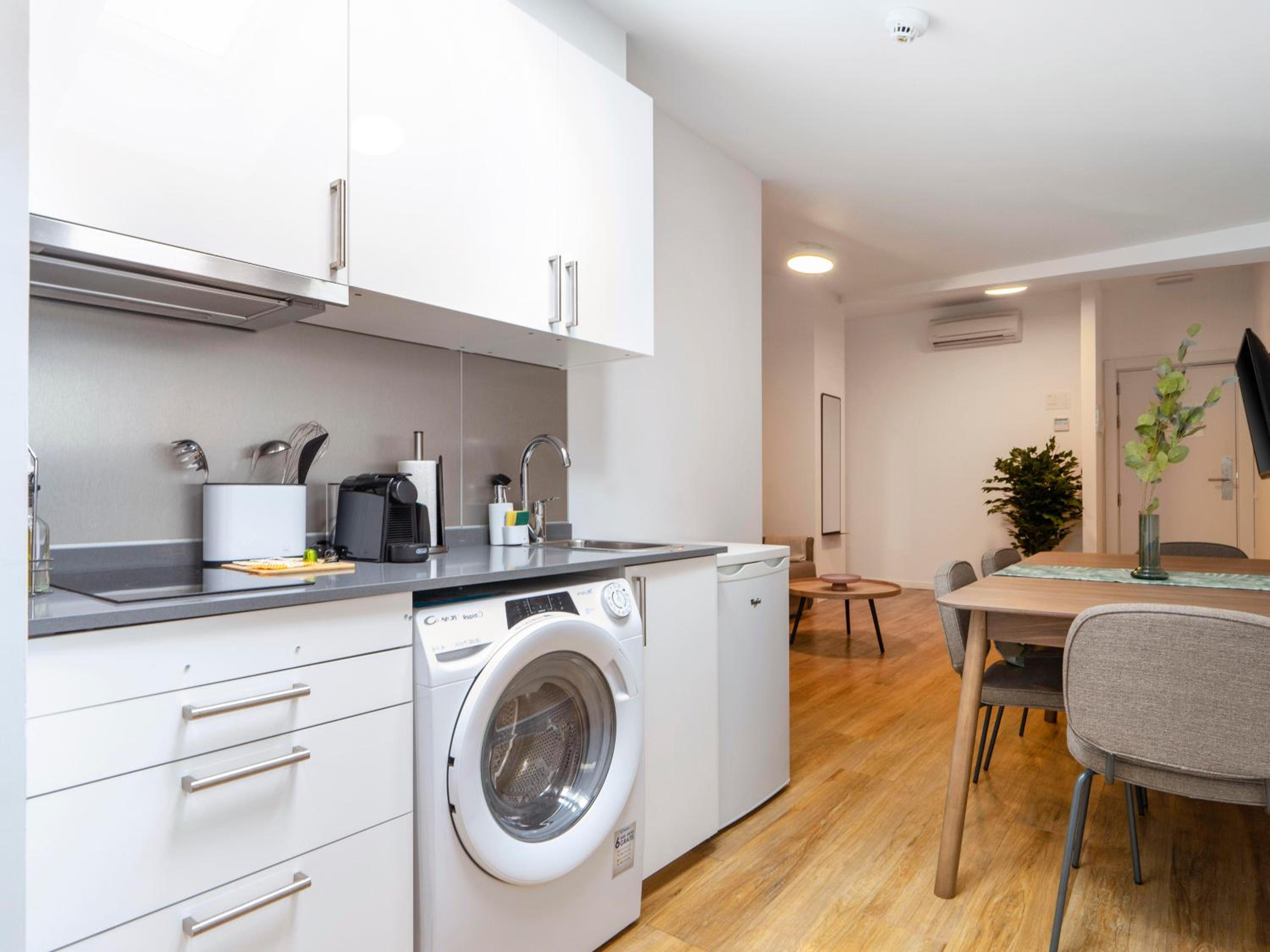 Studio Apartment - Photo 9