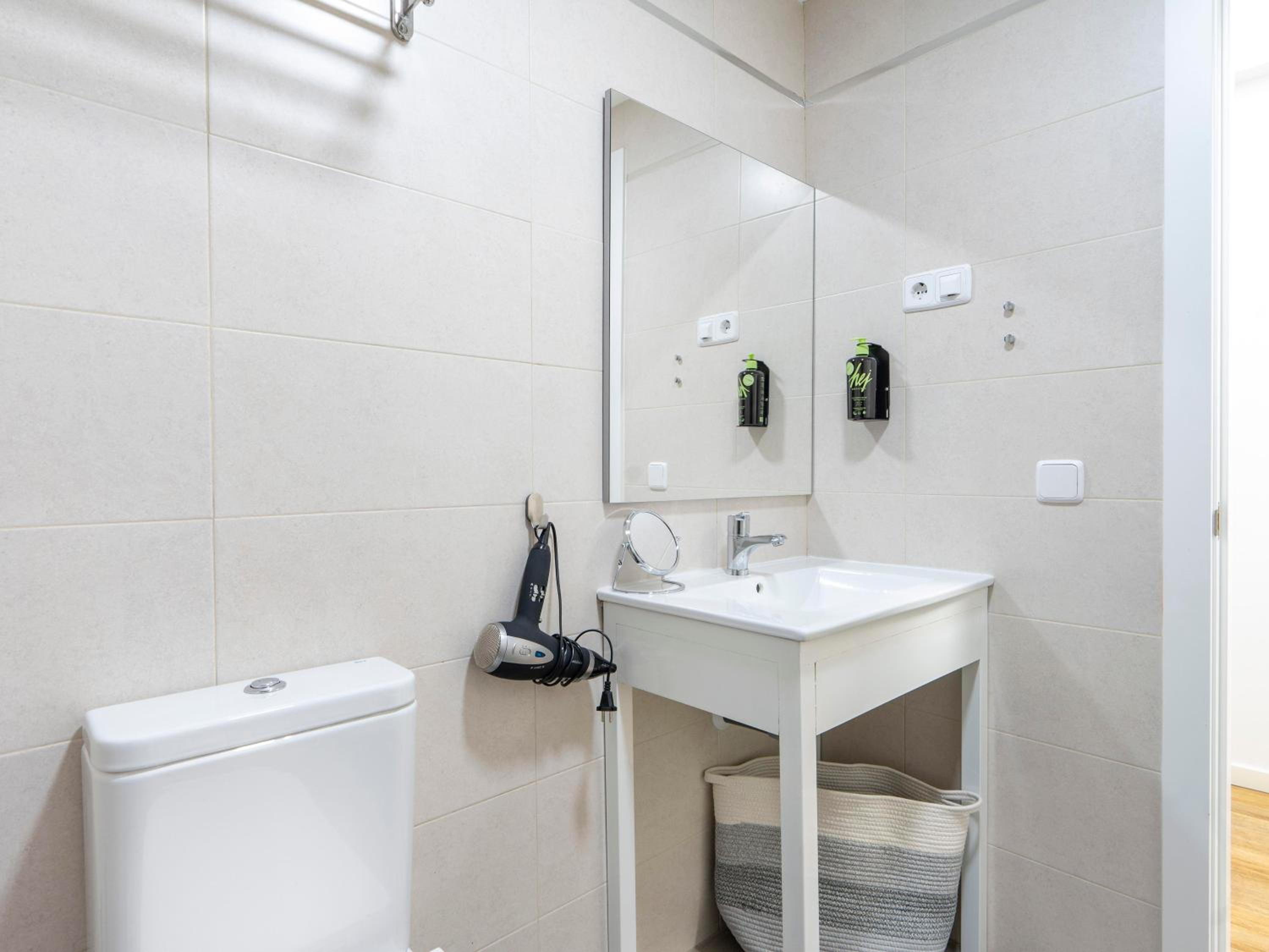 Studio Apartment - Photo 10