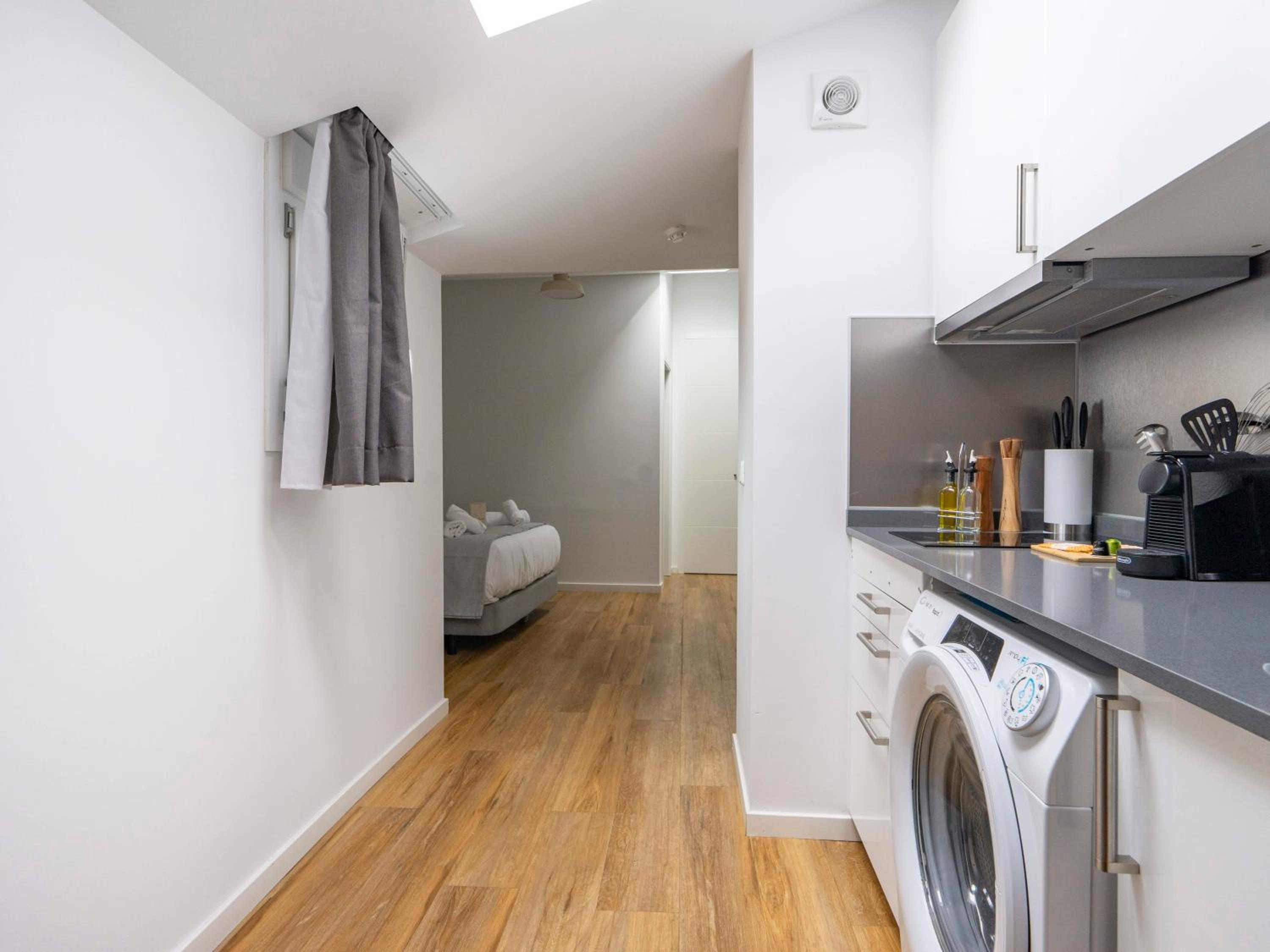Studio Apartment - Photo 11