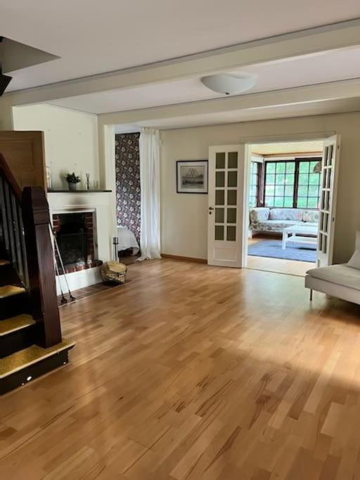Four-Bedroom House photo 2