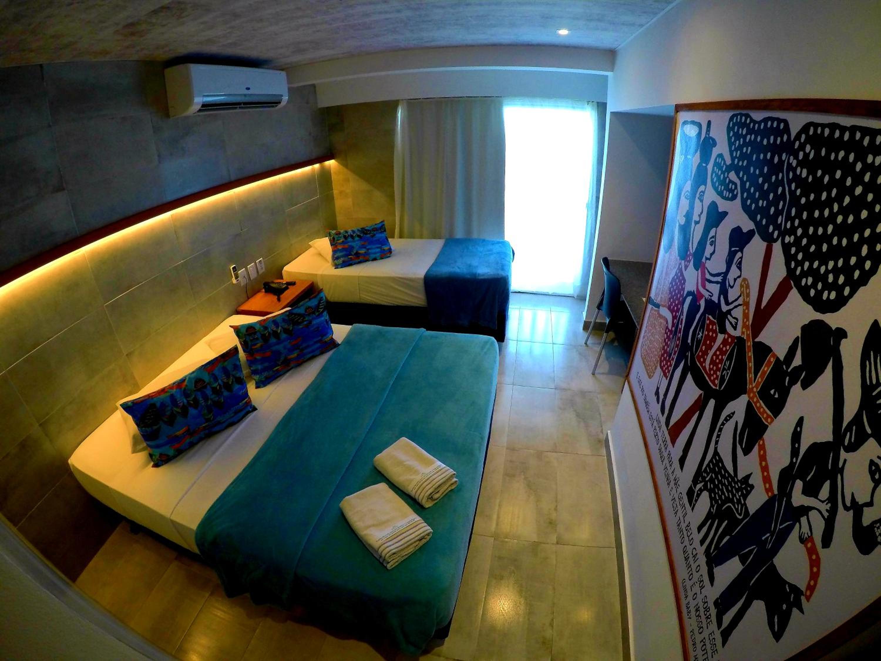 Family Room with Sea View - Photo 2