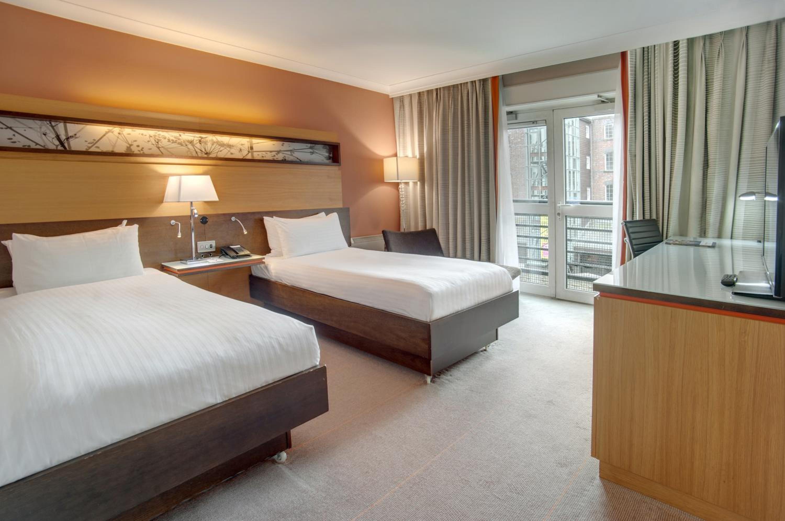 Twin Room With View
