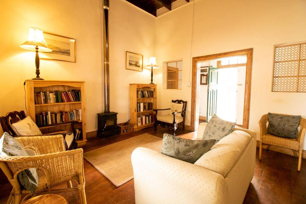 Two-Bedroom House - Photo 10