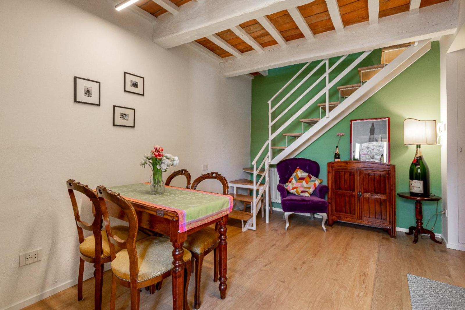Apartment - Split Level photo 2