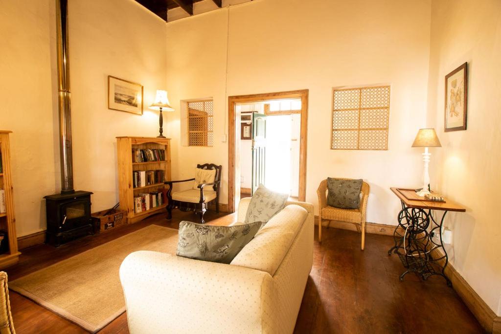 Two-Bedroom House - Photo 8