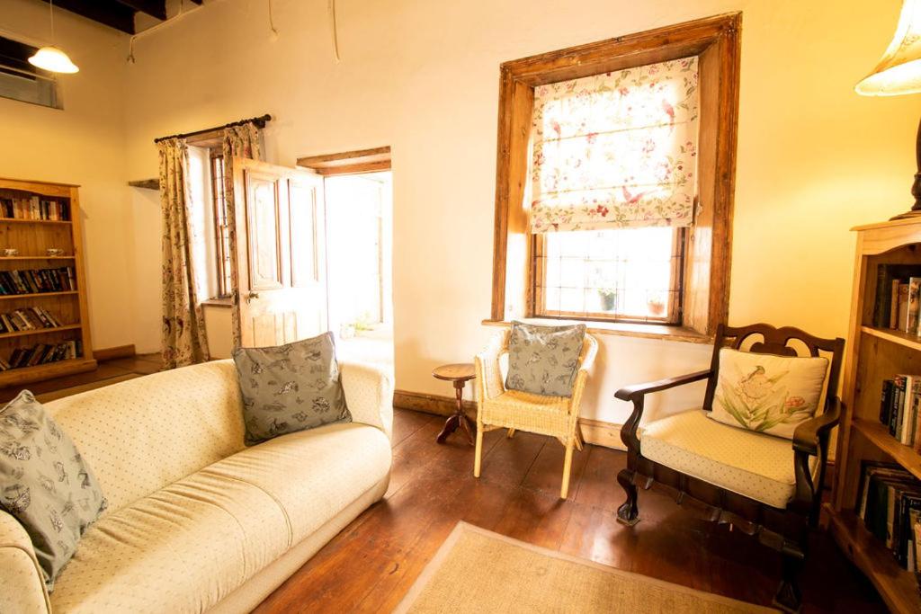 Two-Bedroom House - Photo 7