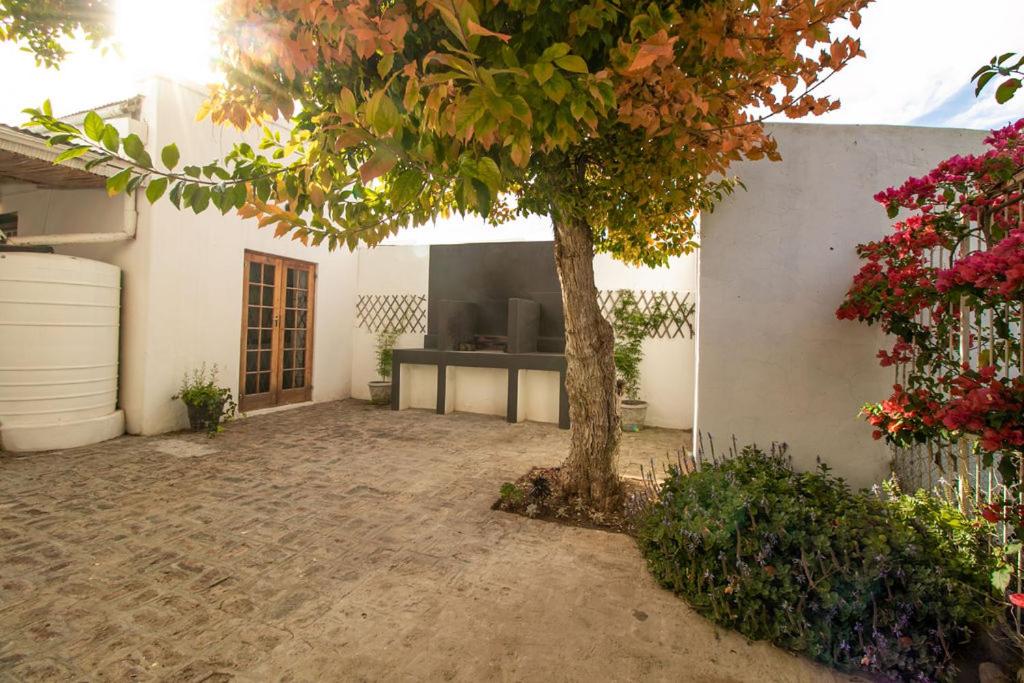 Two-Bedroom House - Photo 5