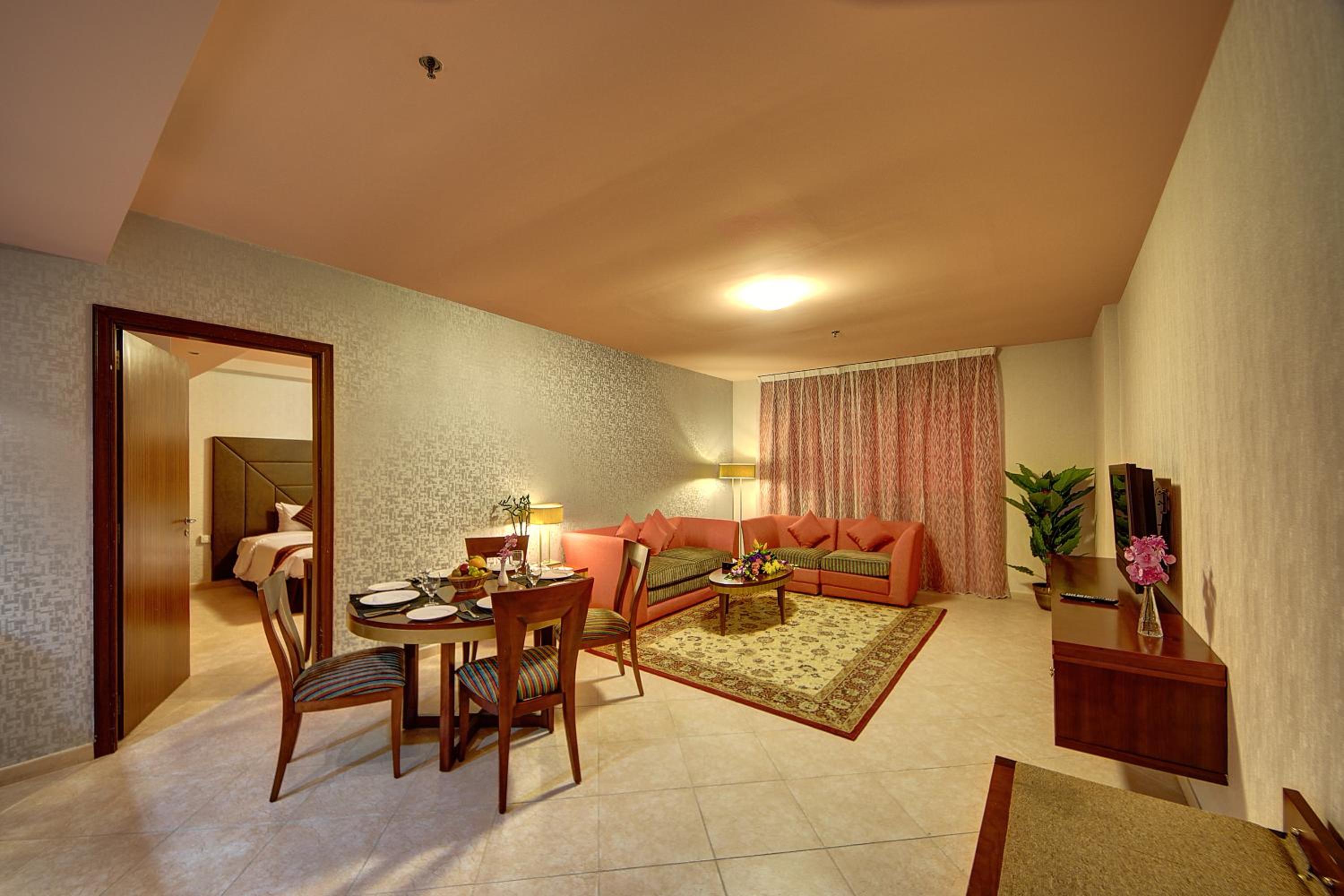 One-Bedroom Apartment photo 2