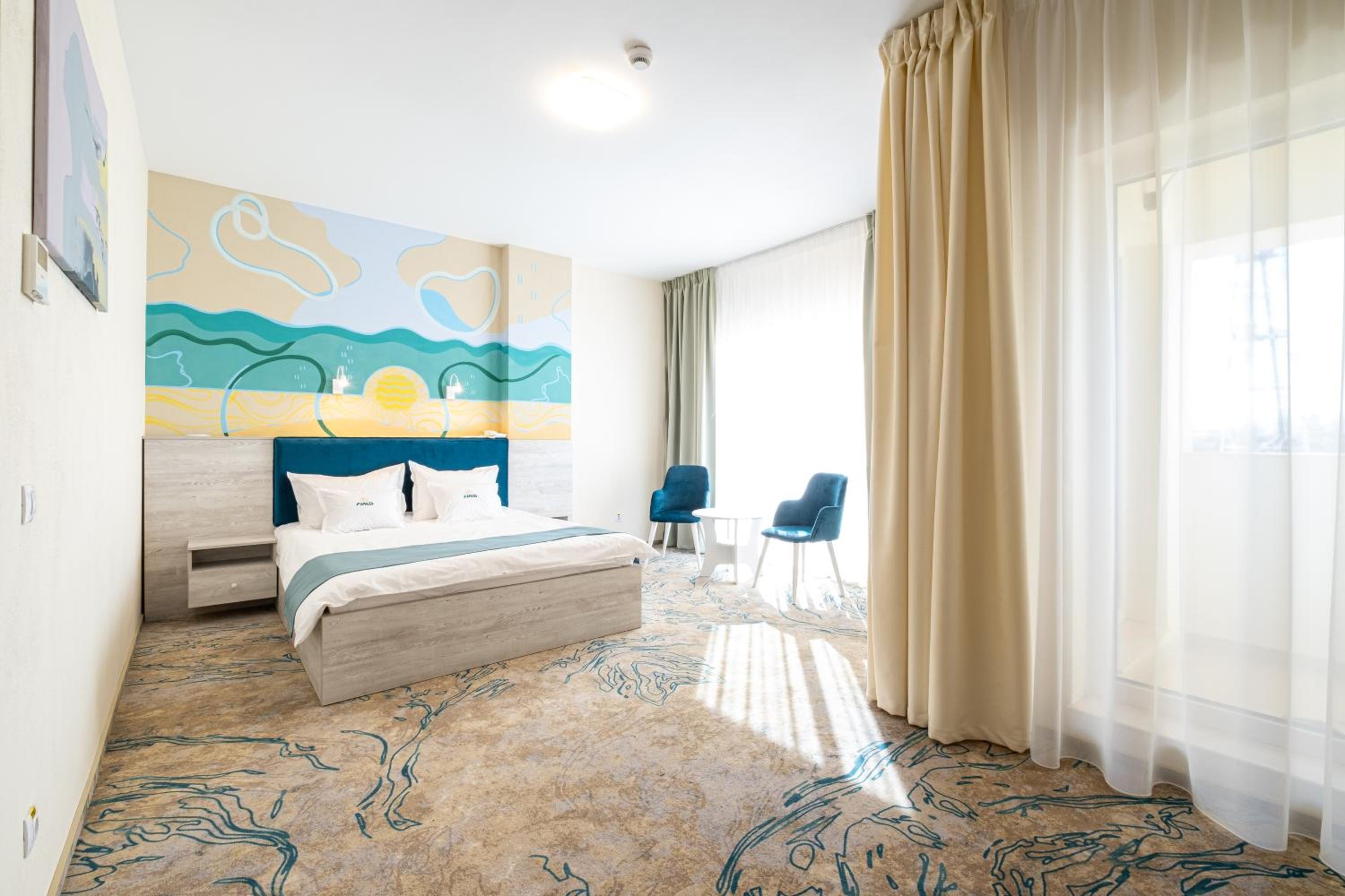 Standard King Room with Balcony and Spa Access - Photo 4