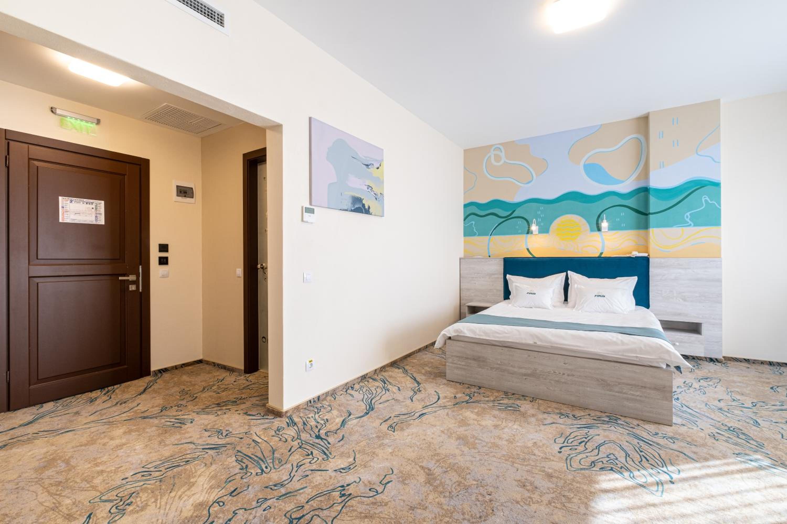 Standard King Room with Balcony and Spa Access - Photo 1