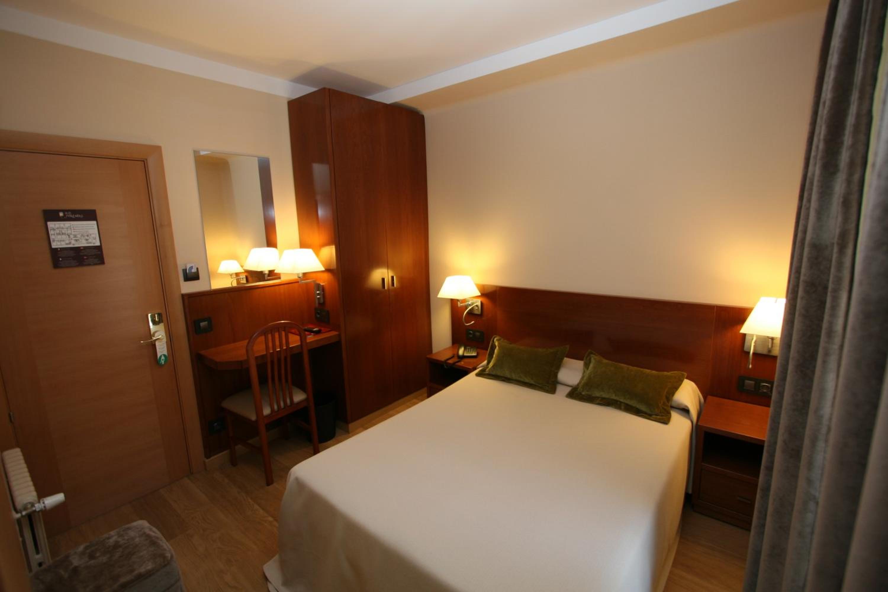 Economy Small Double Room photo 1