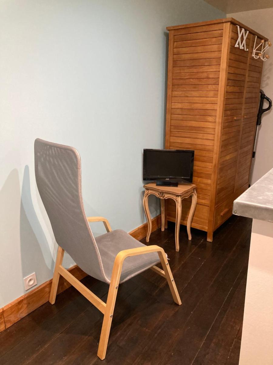 Studio Apartment - Photo 16