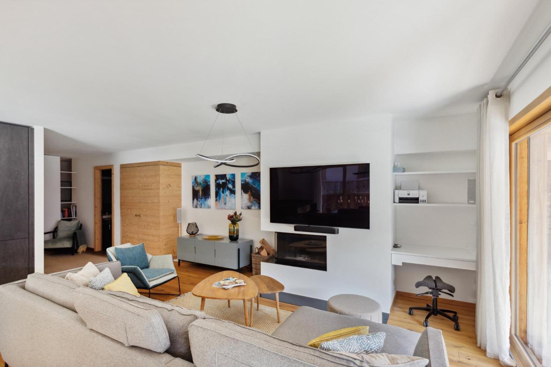 Apartment with Mountain View photo 3