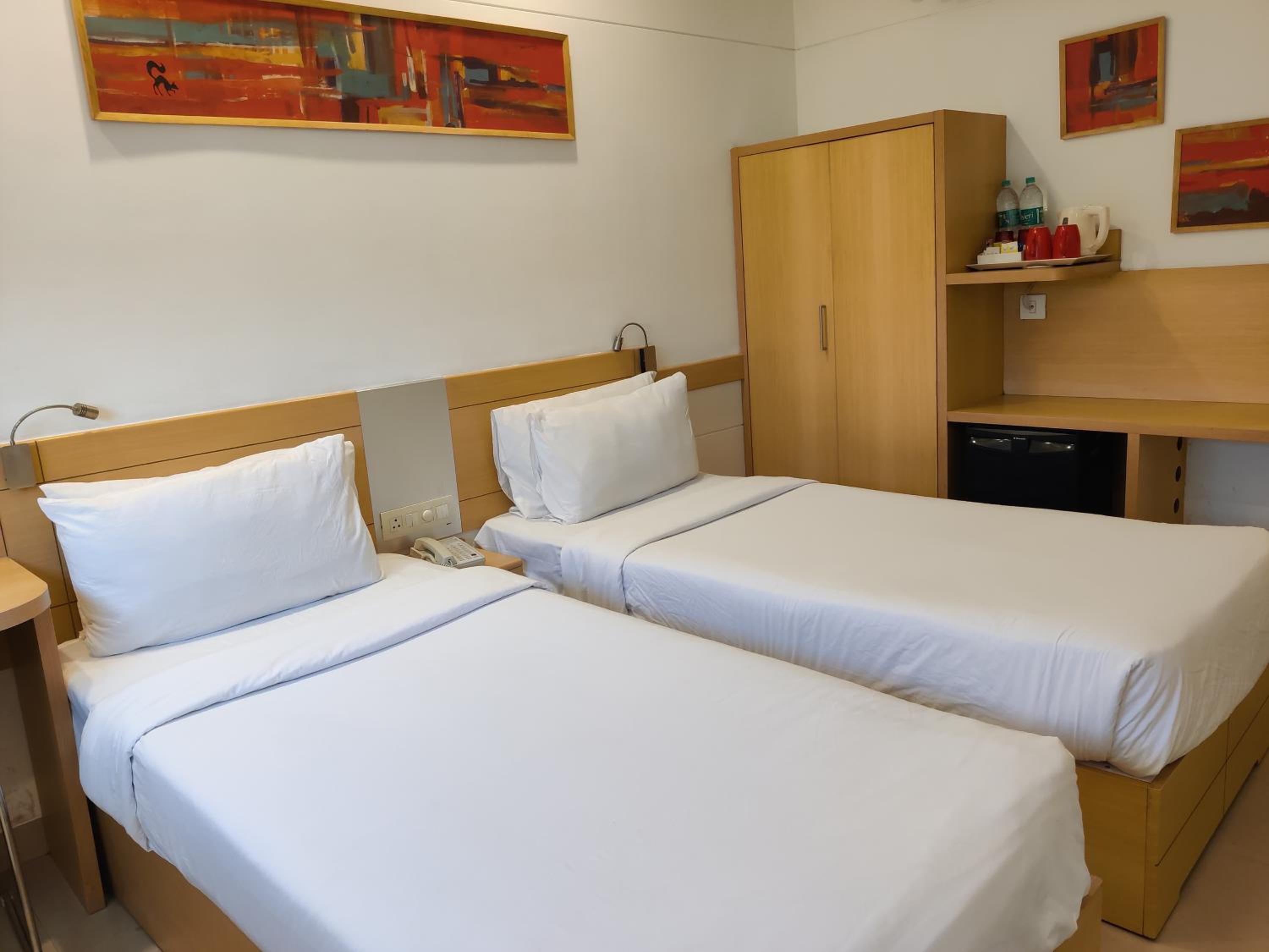 Superior Twin Room with City View - Photo 1