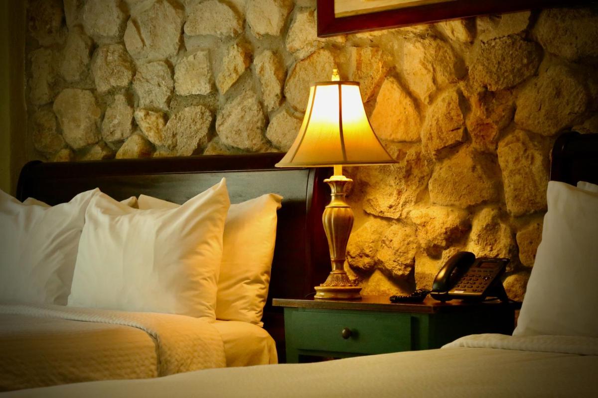 Deluxe Room with Garden View photo 1
