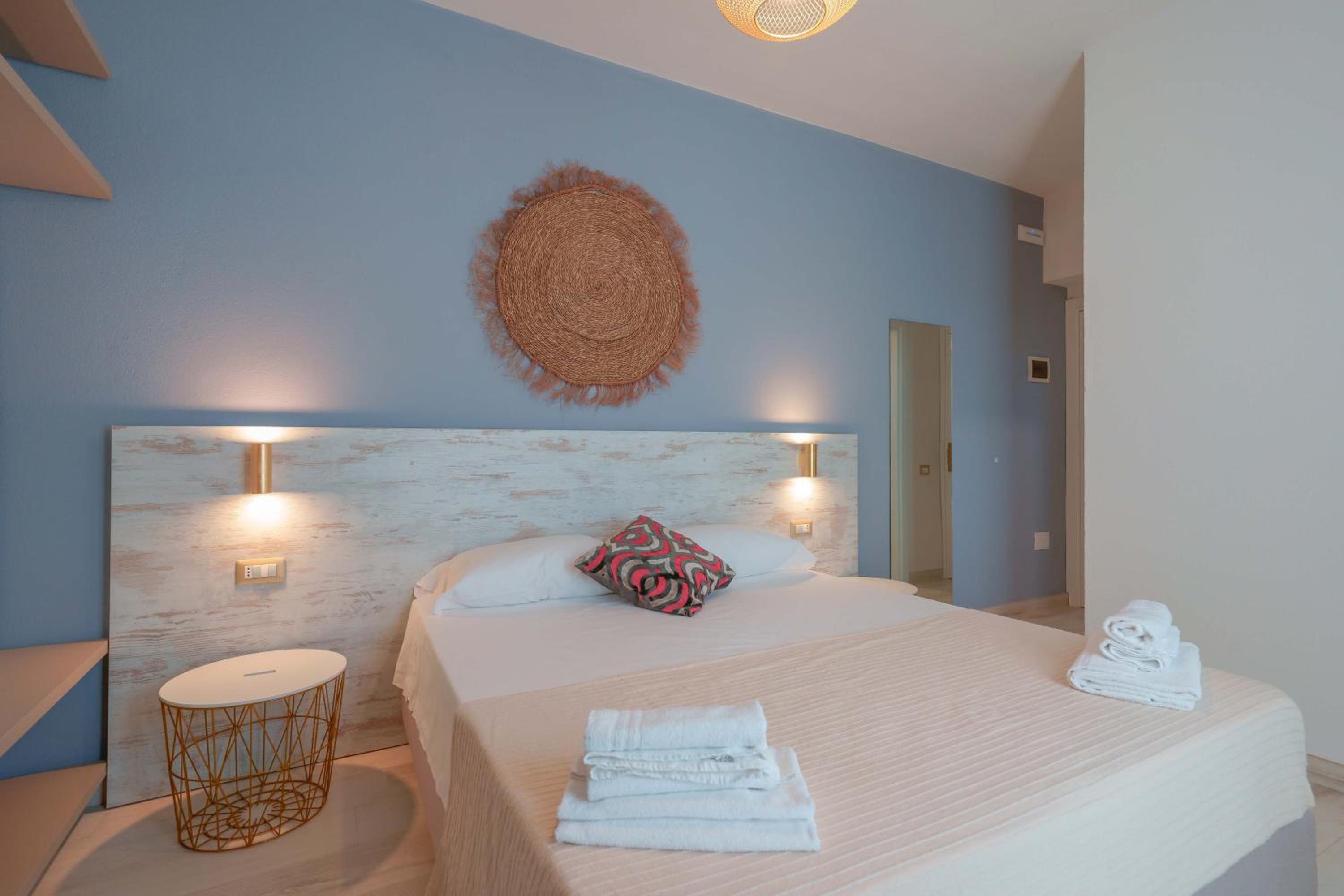 Standard Double Room - Photo 16