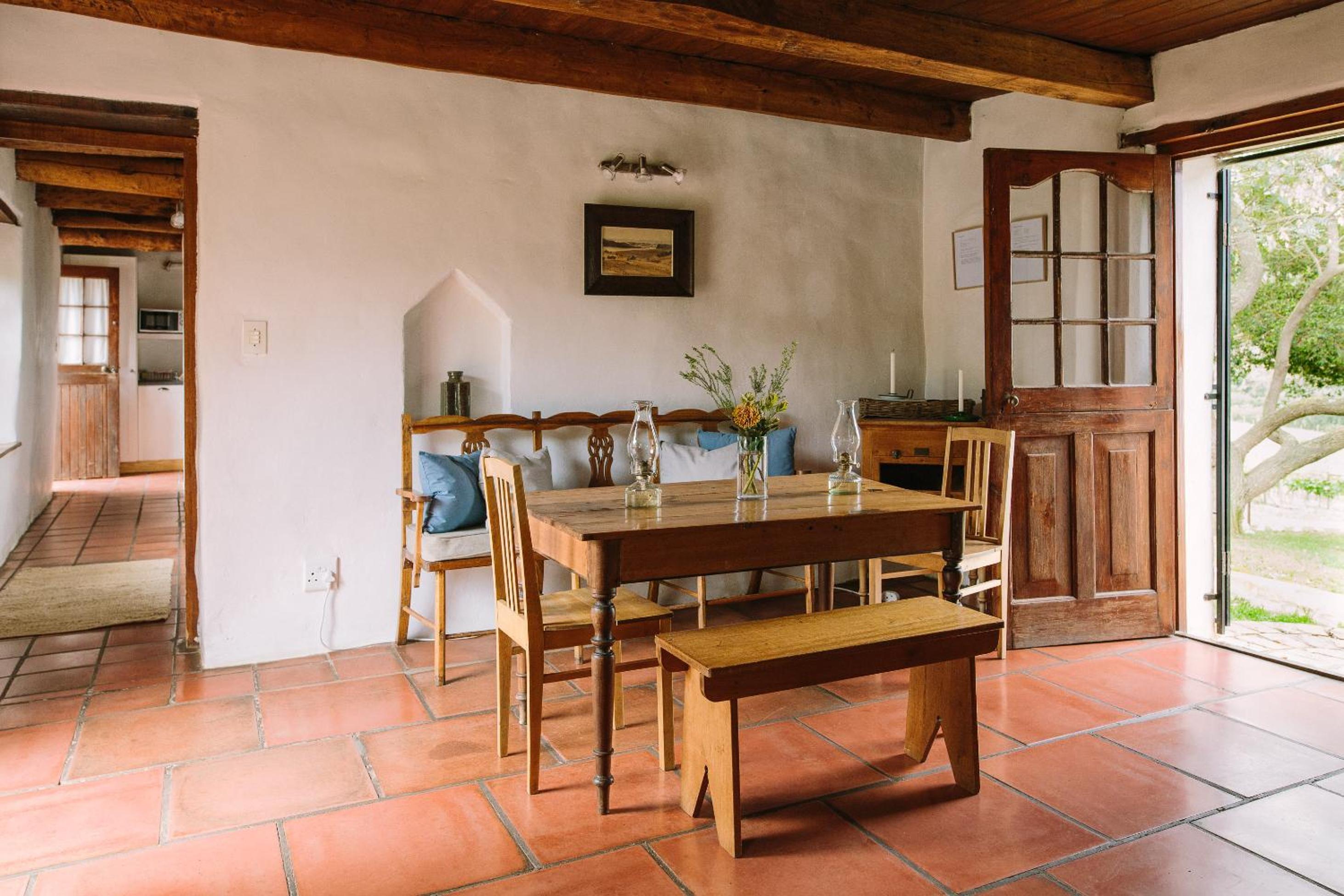 One-Bedroom Cottage - Photo 4