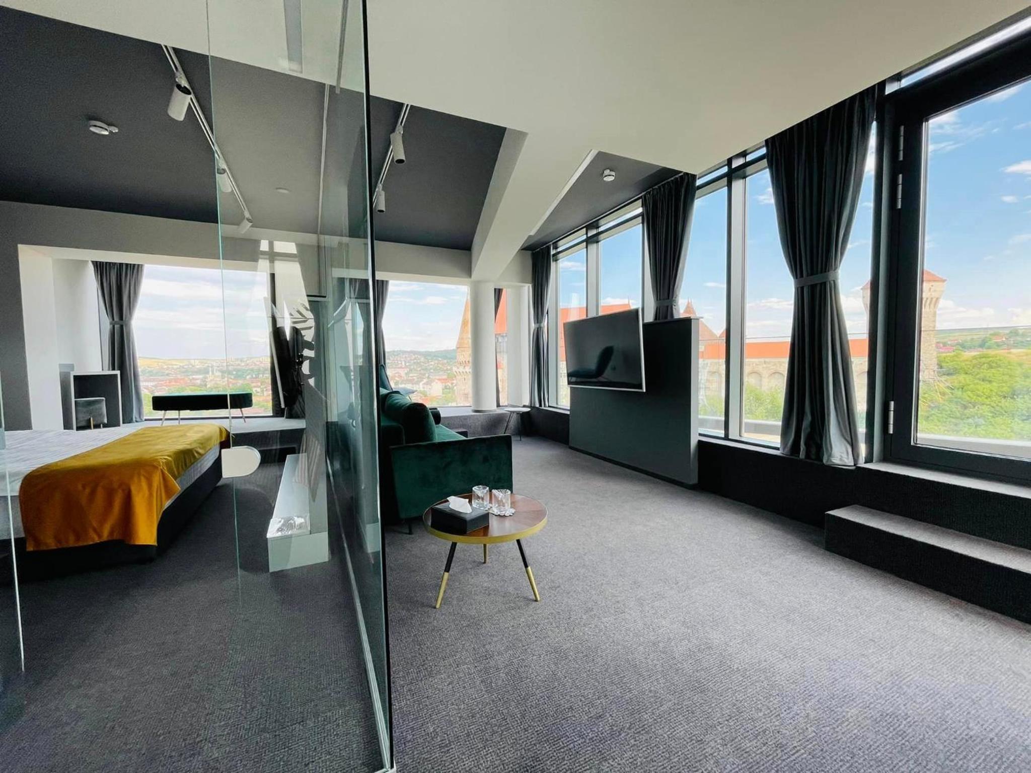 Apartment with Terrace - Photo 8