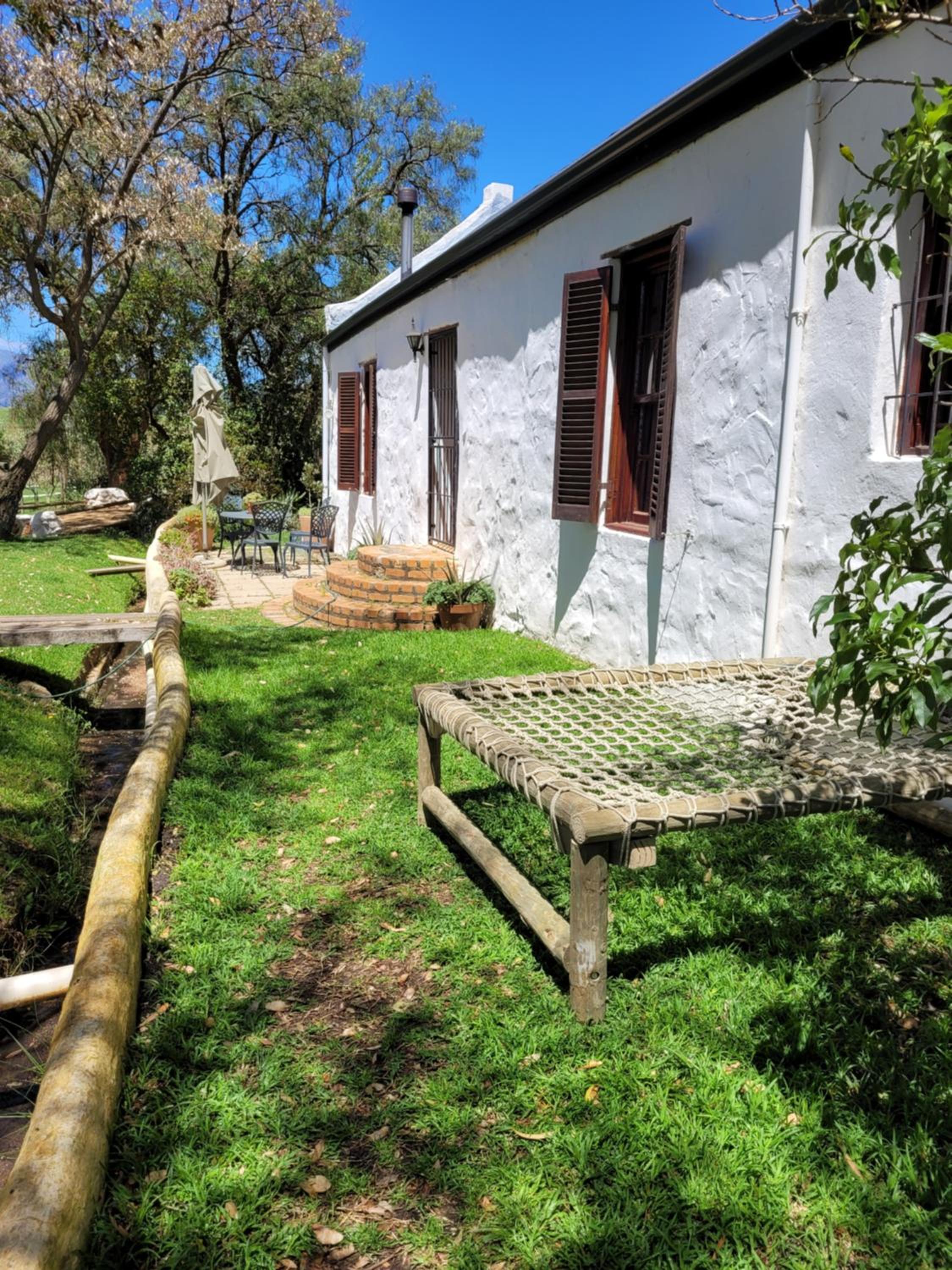 One-Bedroom Cottage - Photo 2