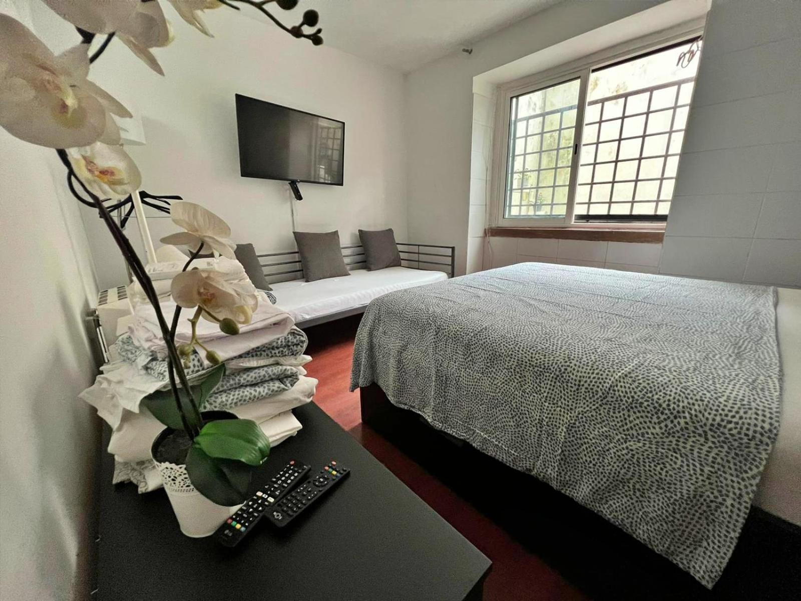 Budget Triple Room - Photo 7