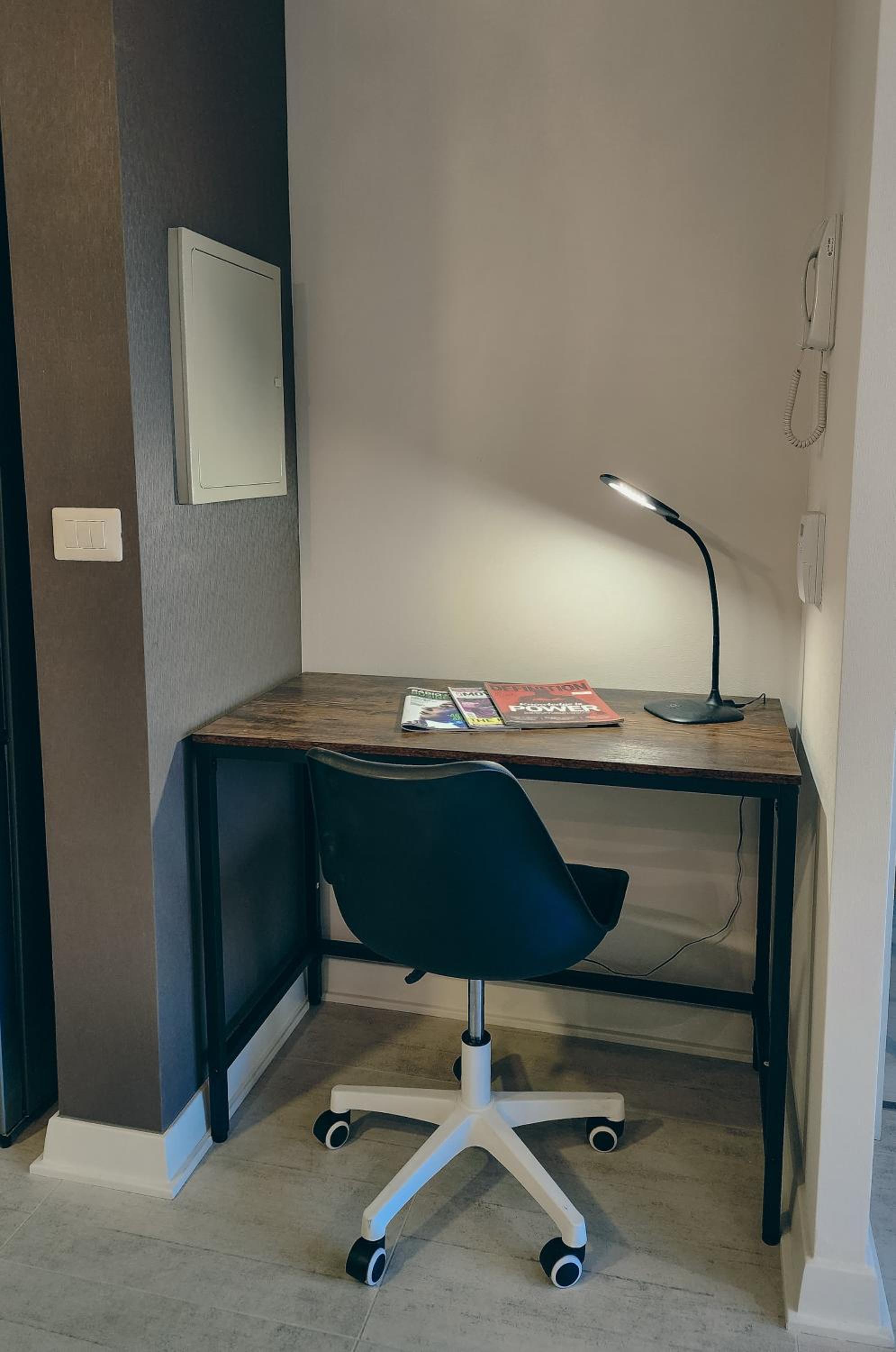 One-Bedroom Apartment photo 2