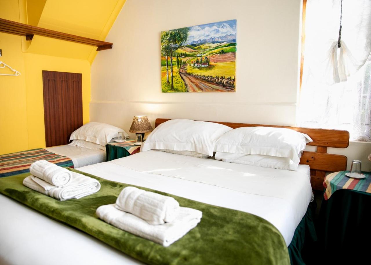 Double Room with Private Bathroom photo 1