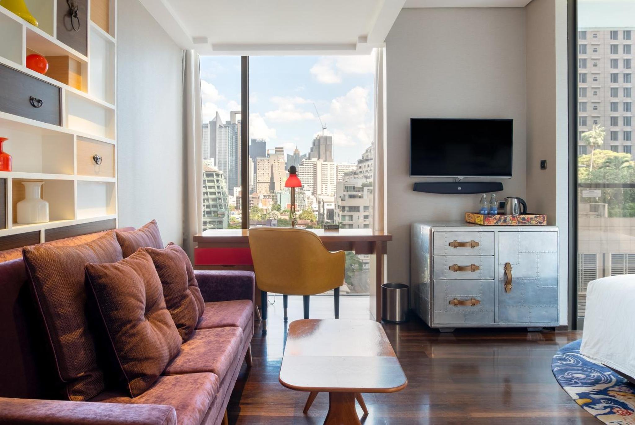 Standard King Room with Balcony photo 2