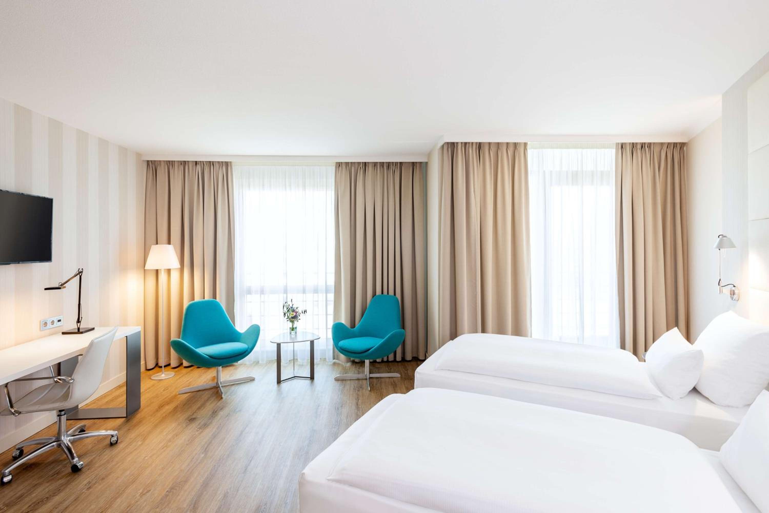 Superior Double Or Twin Room Xl thumbnail 6