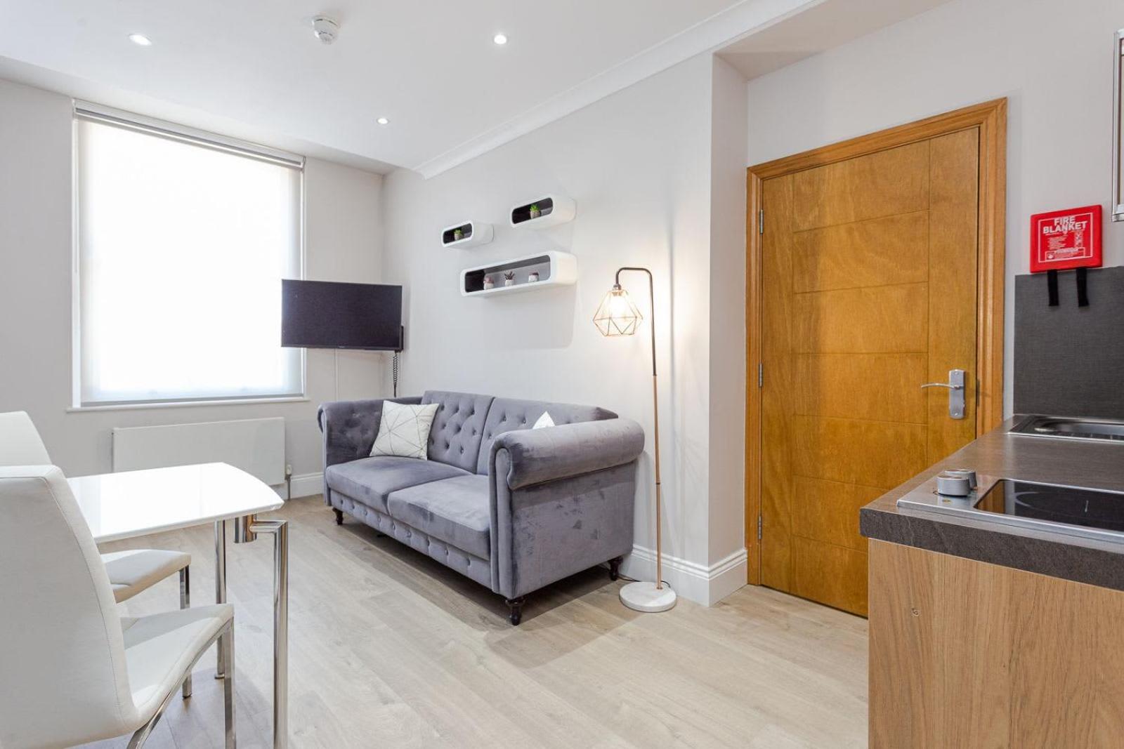 One-Bedroom Apartment with Double Sofa Bed photo 2