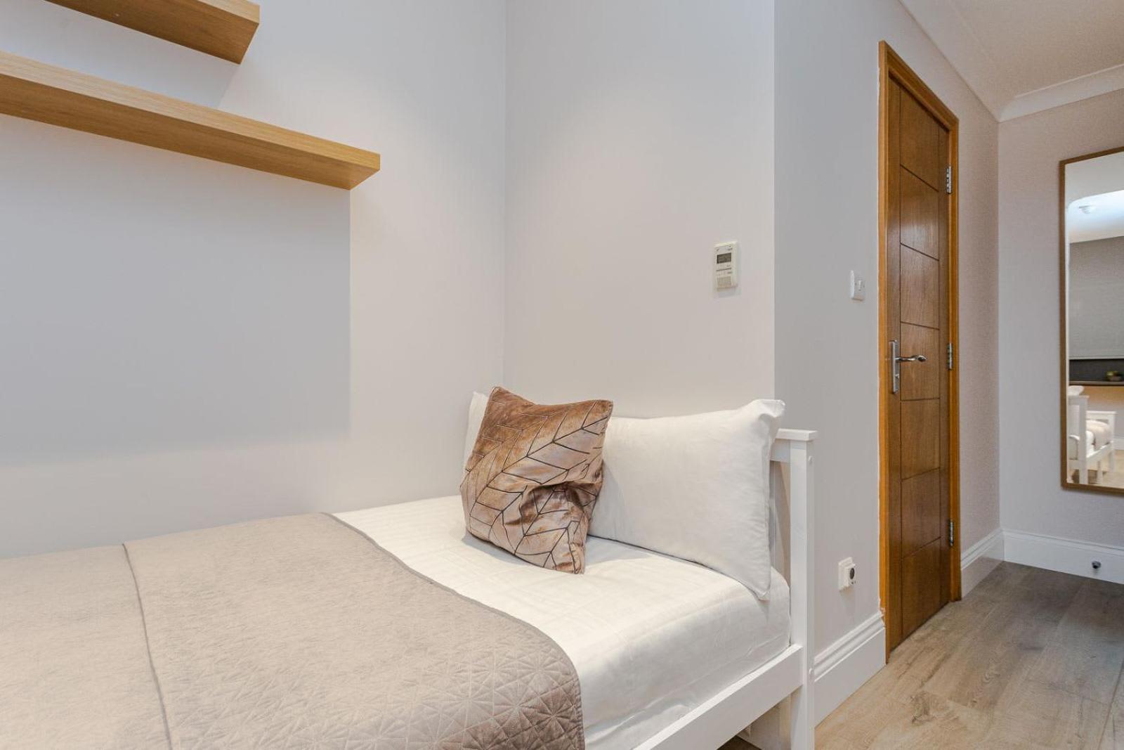 Cozy Studio with Small Double Bed photo 2